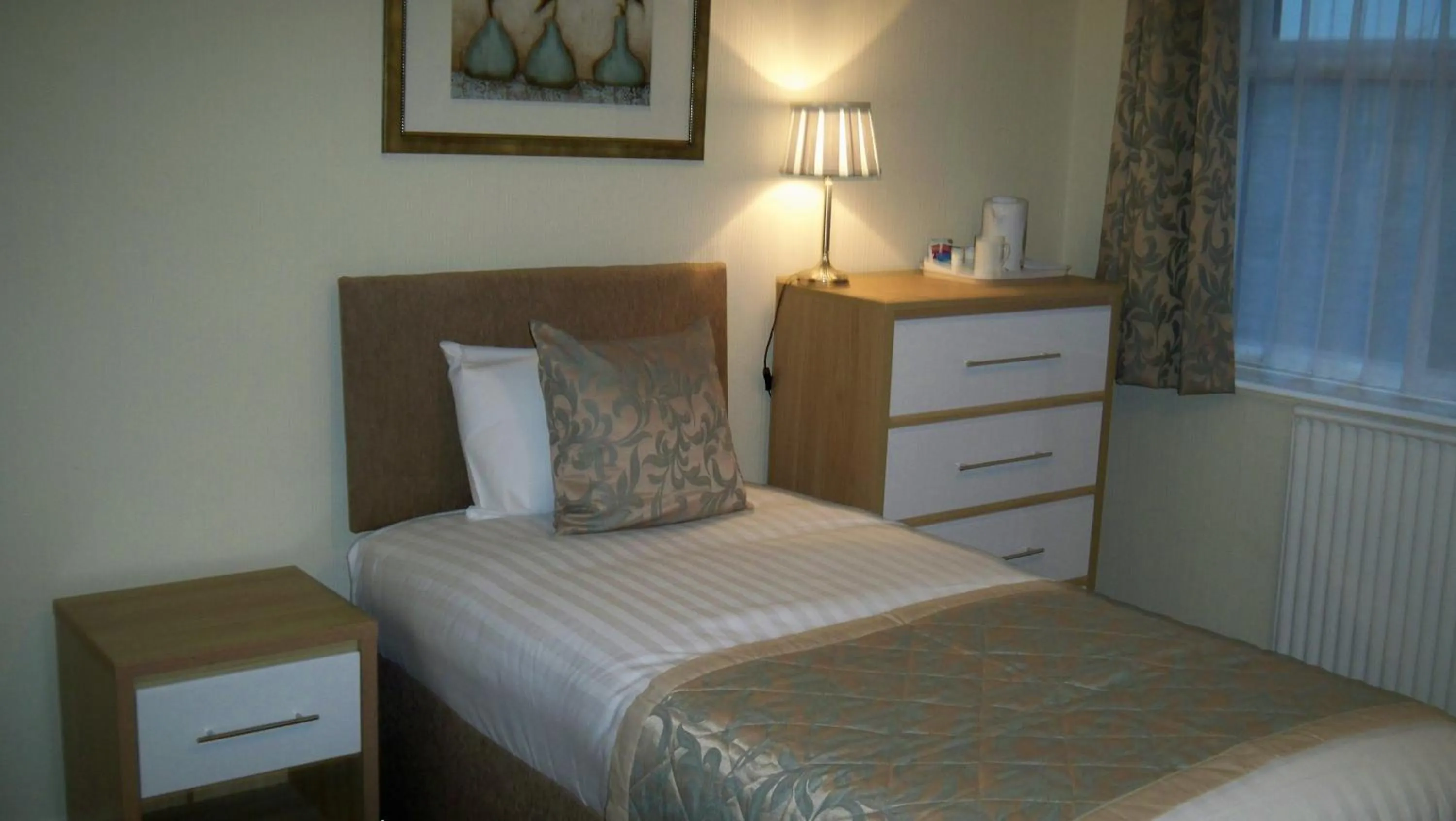 Bedroom, Bed in Craig-y-Don