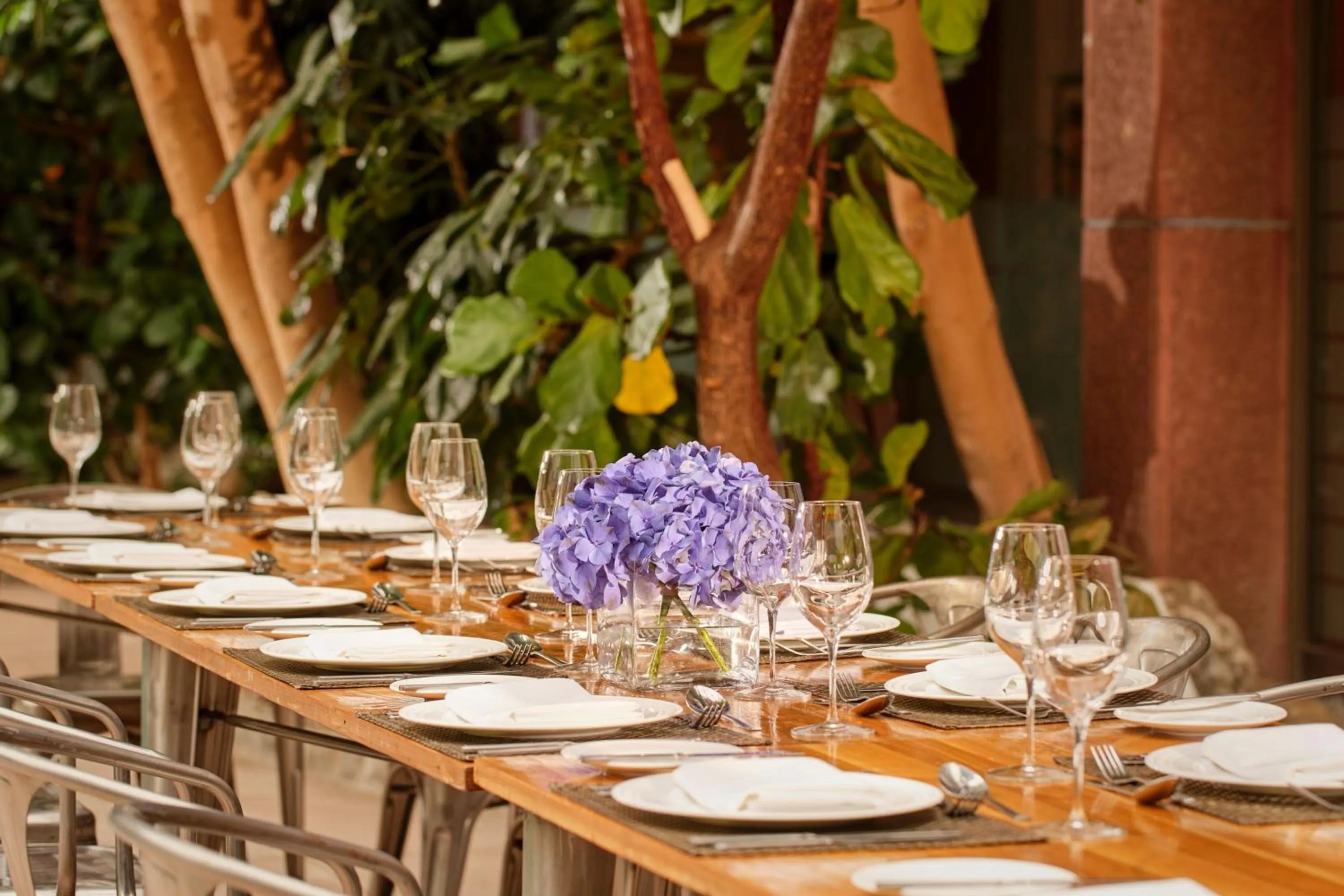 Restaurant/places to eat in Sheraton Skyline Hotel London Heathrow