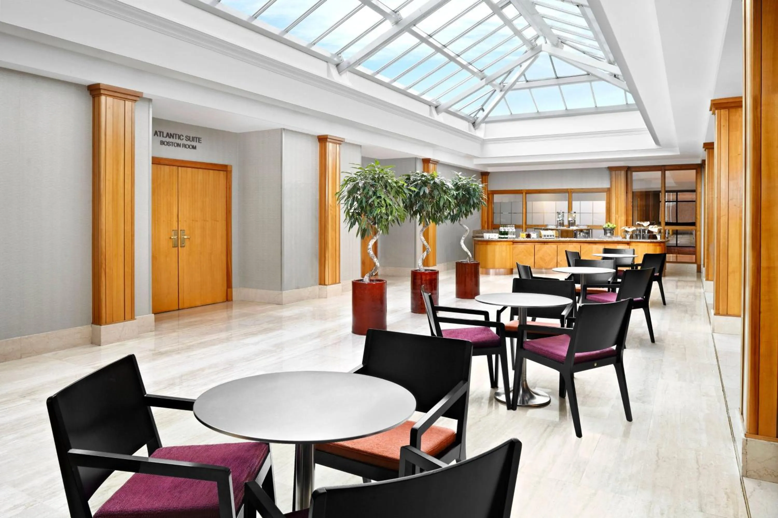 Meeting/conference room in Sheraton Skyline Hotel London Heathrow