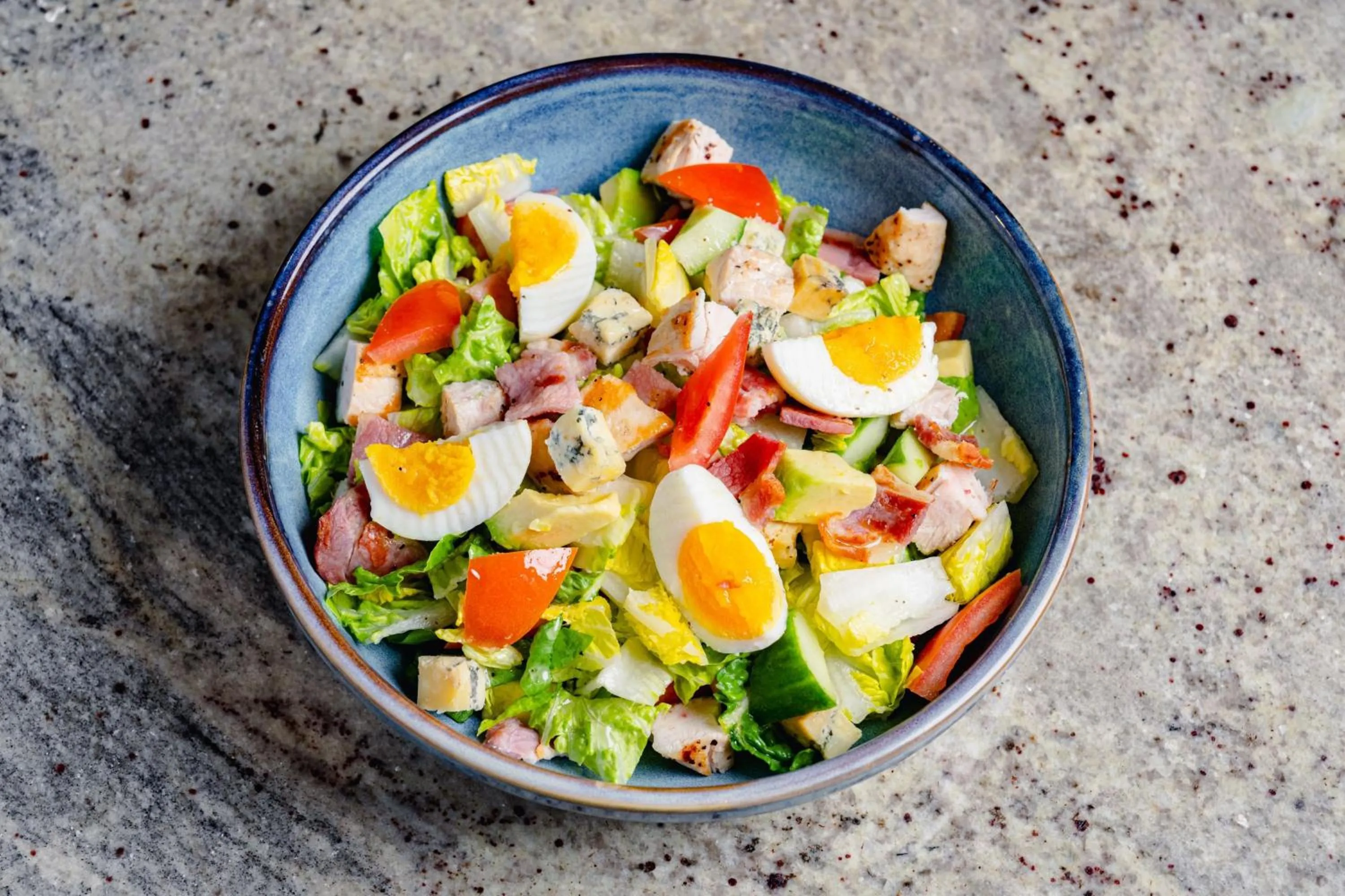 Lounge or bar in Sheraton Skyline Hotel London Heathrow