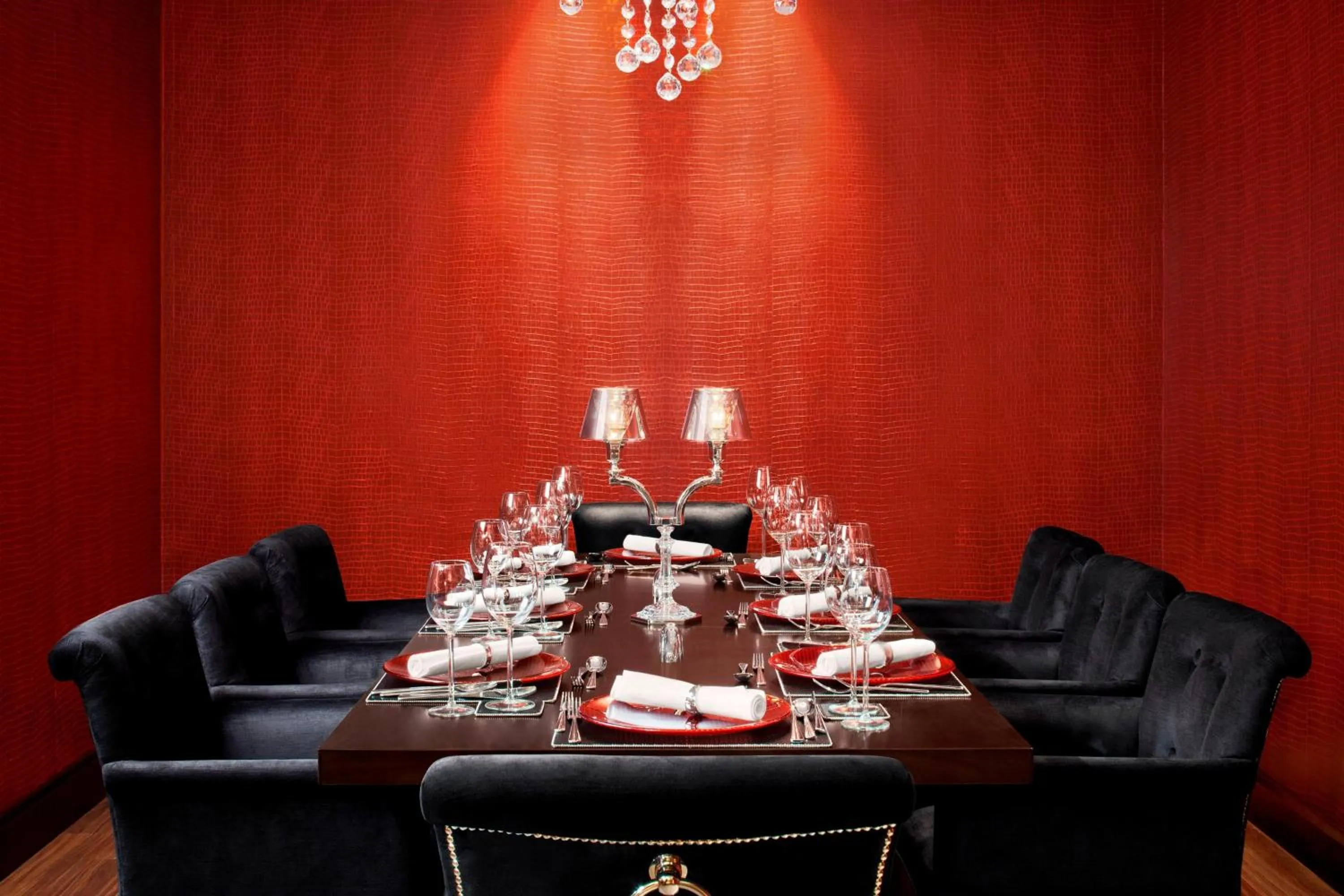 Restaurant/places to eat in Sheraton Skyline Hotel London Heathrow