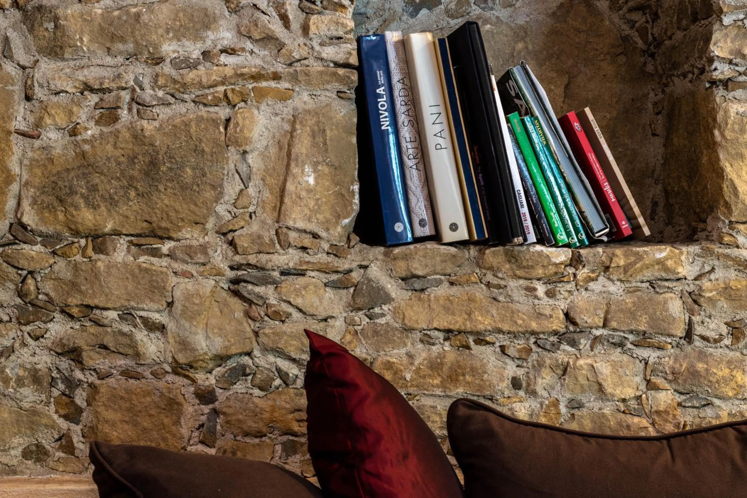 Library in Antica Locanda Lunetta