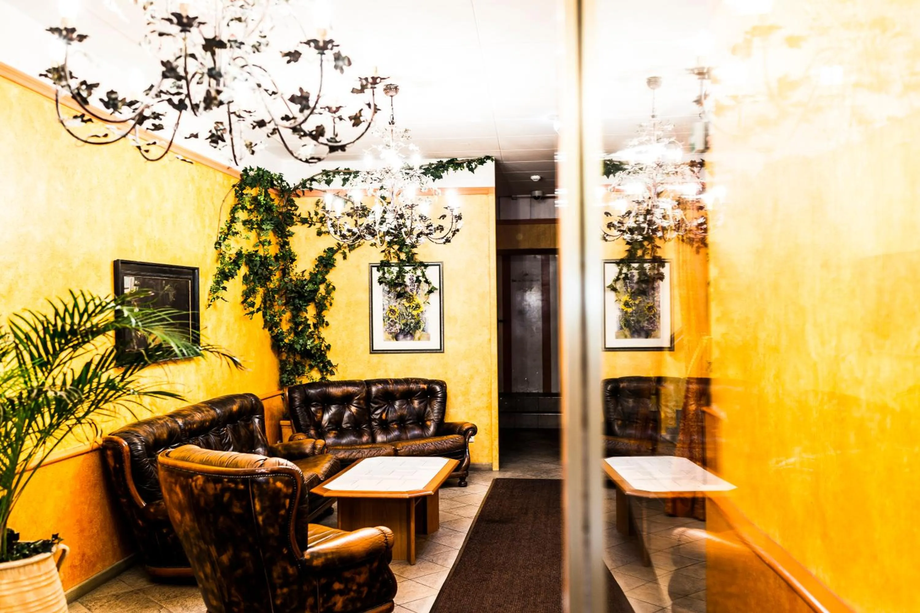 Lobby or reception in Hotel Neue Post