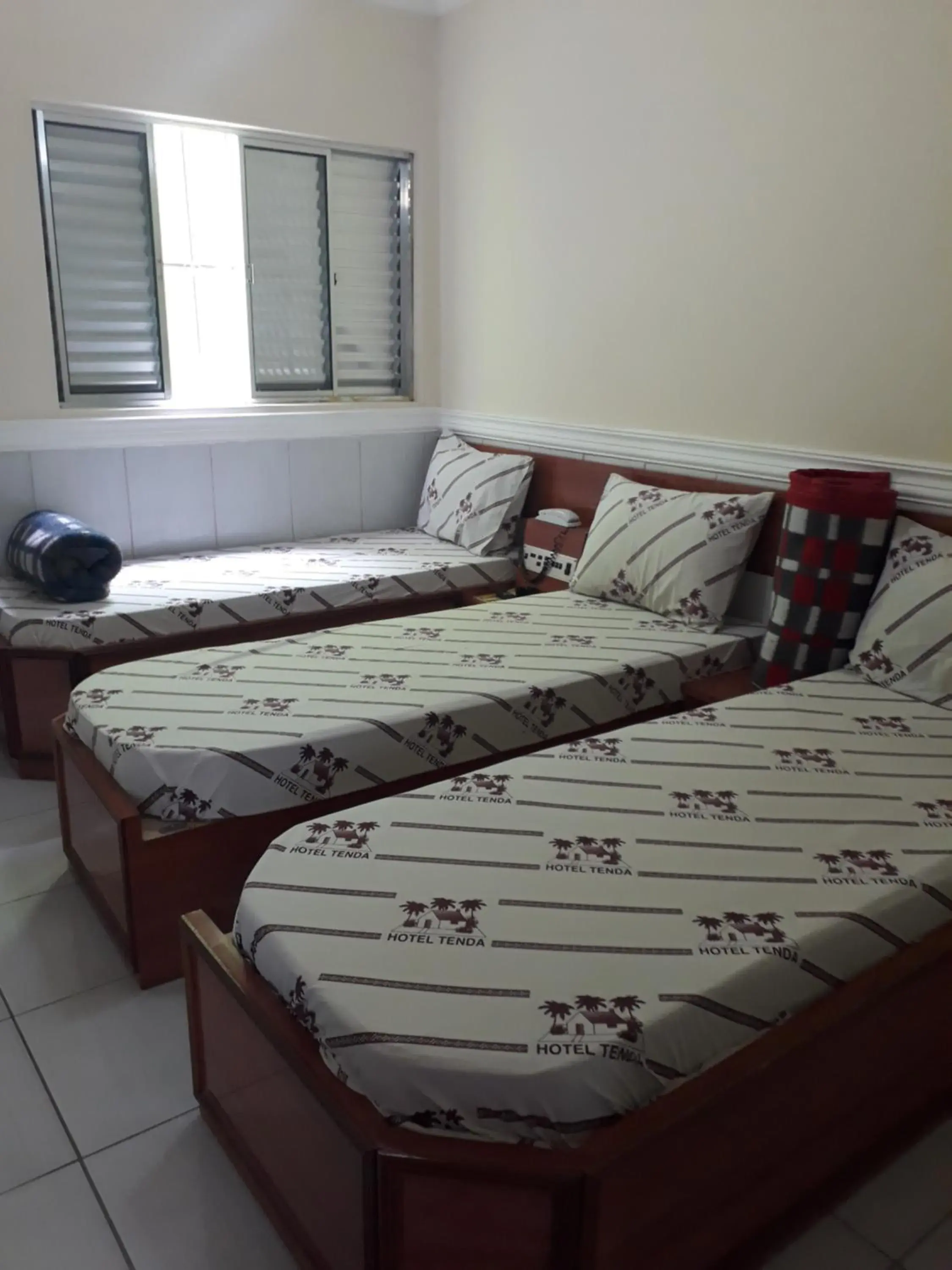 Triple Room in Hotel tenda 1 Triple Room in Hotel tenda 1