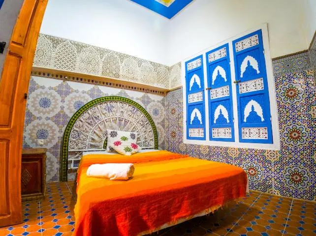 Bed in Dar Sarsar Artistic Music