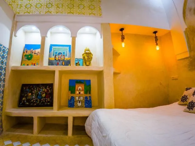Bed in Dar Sarsar Artistic Music