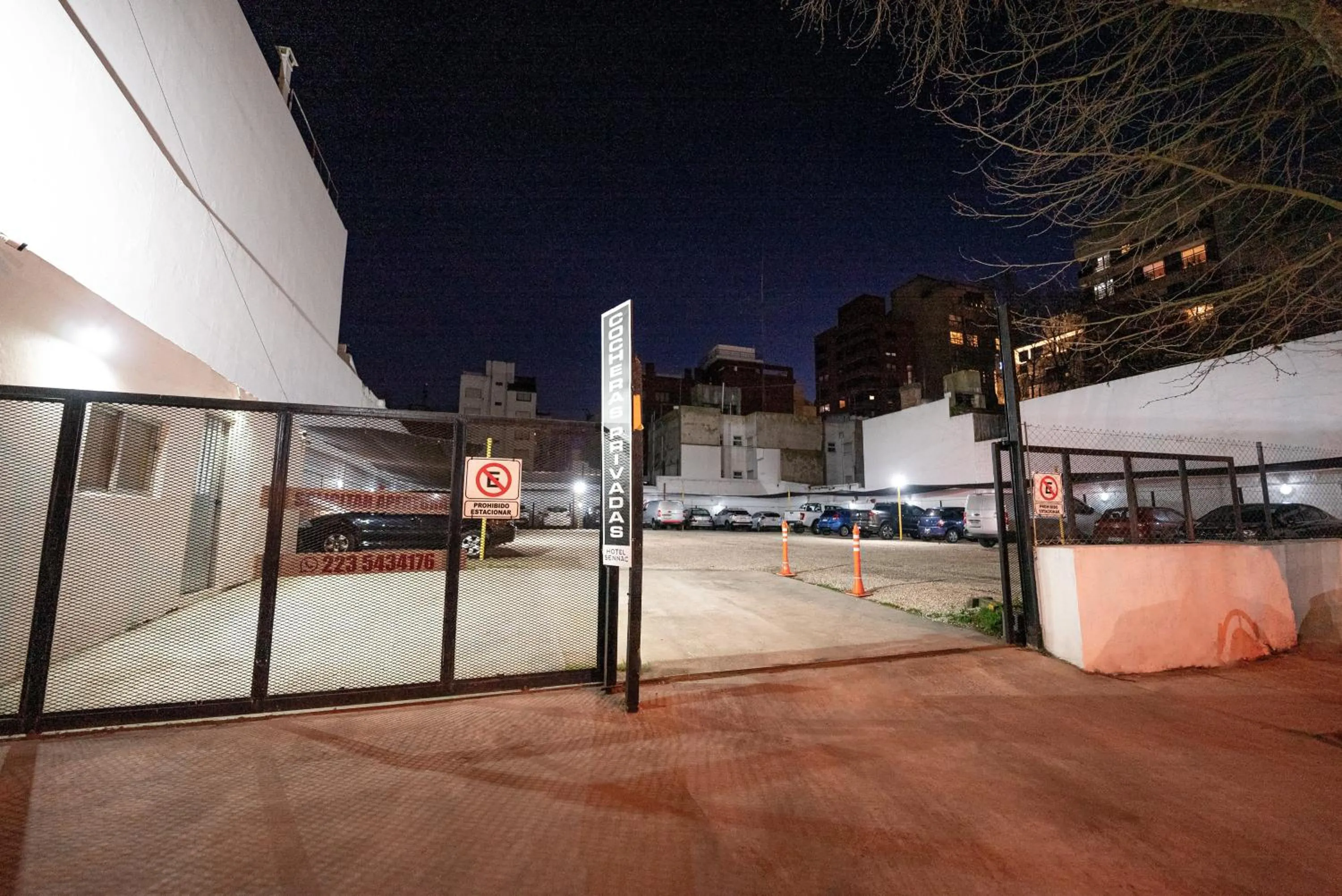 Parking in Sennac Hotel