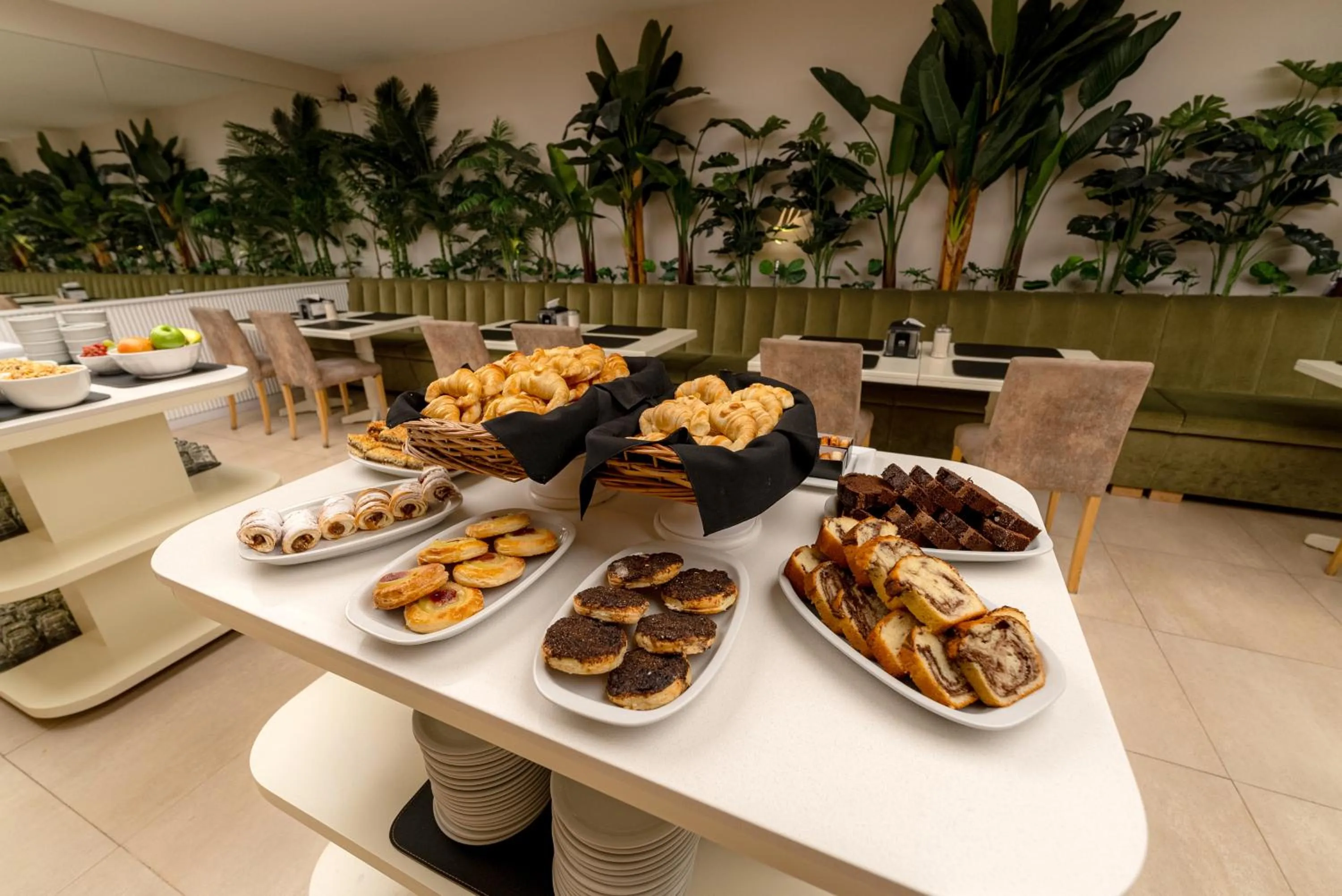 Breakfast in Sennac Hotel