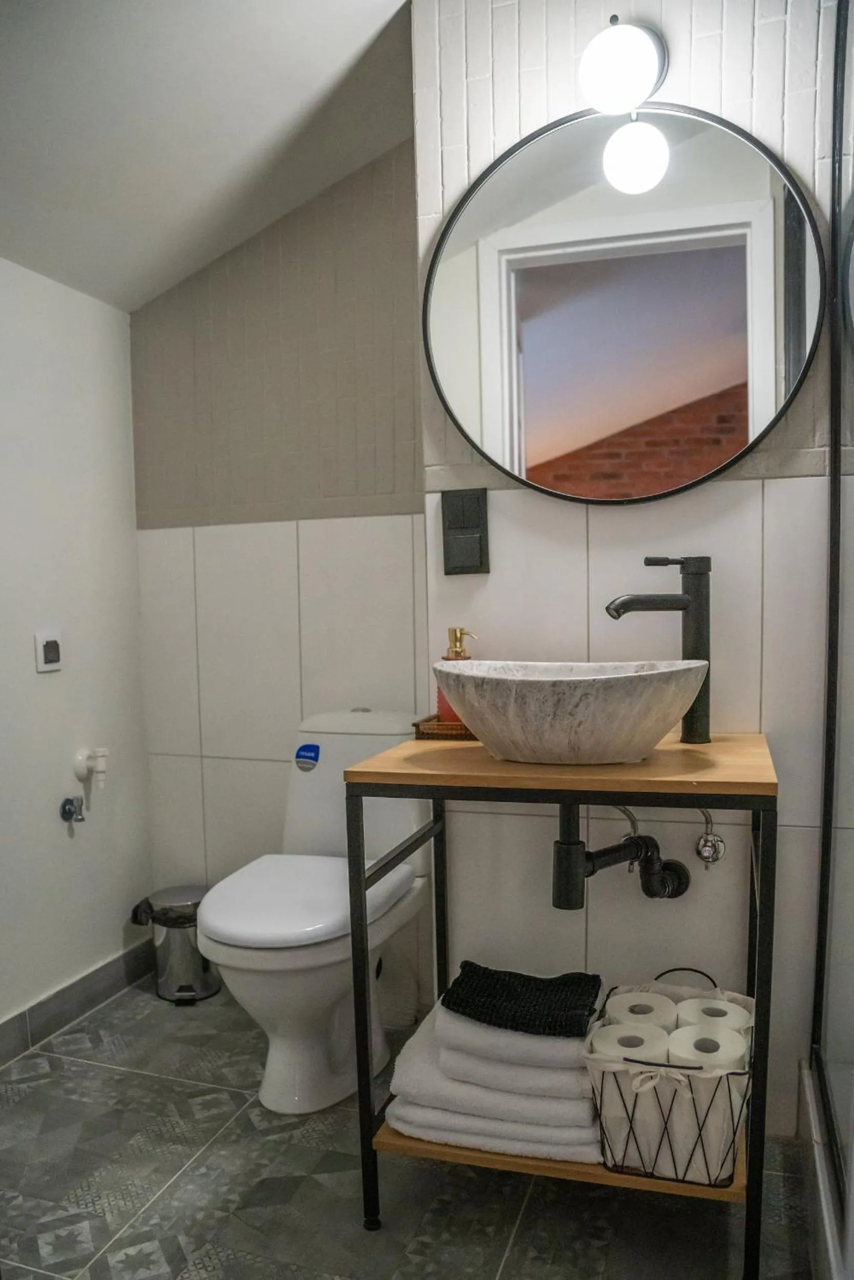 Bathroom in Moon Hostel Warszawa