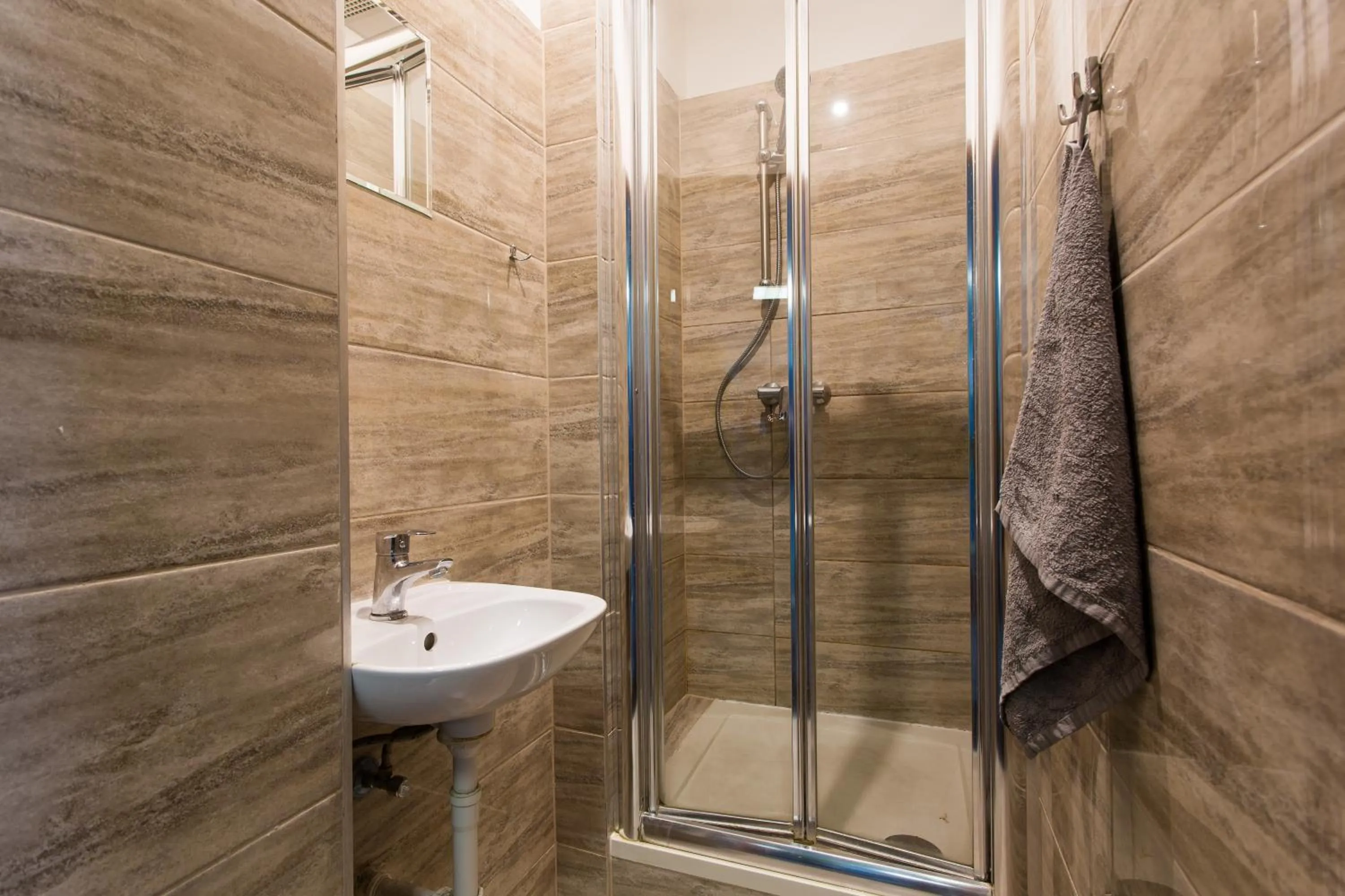 Shower in Moon Hostel Warszawa