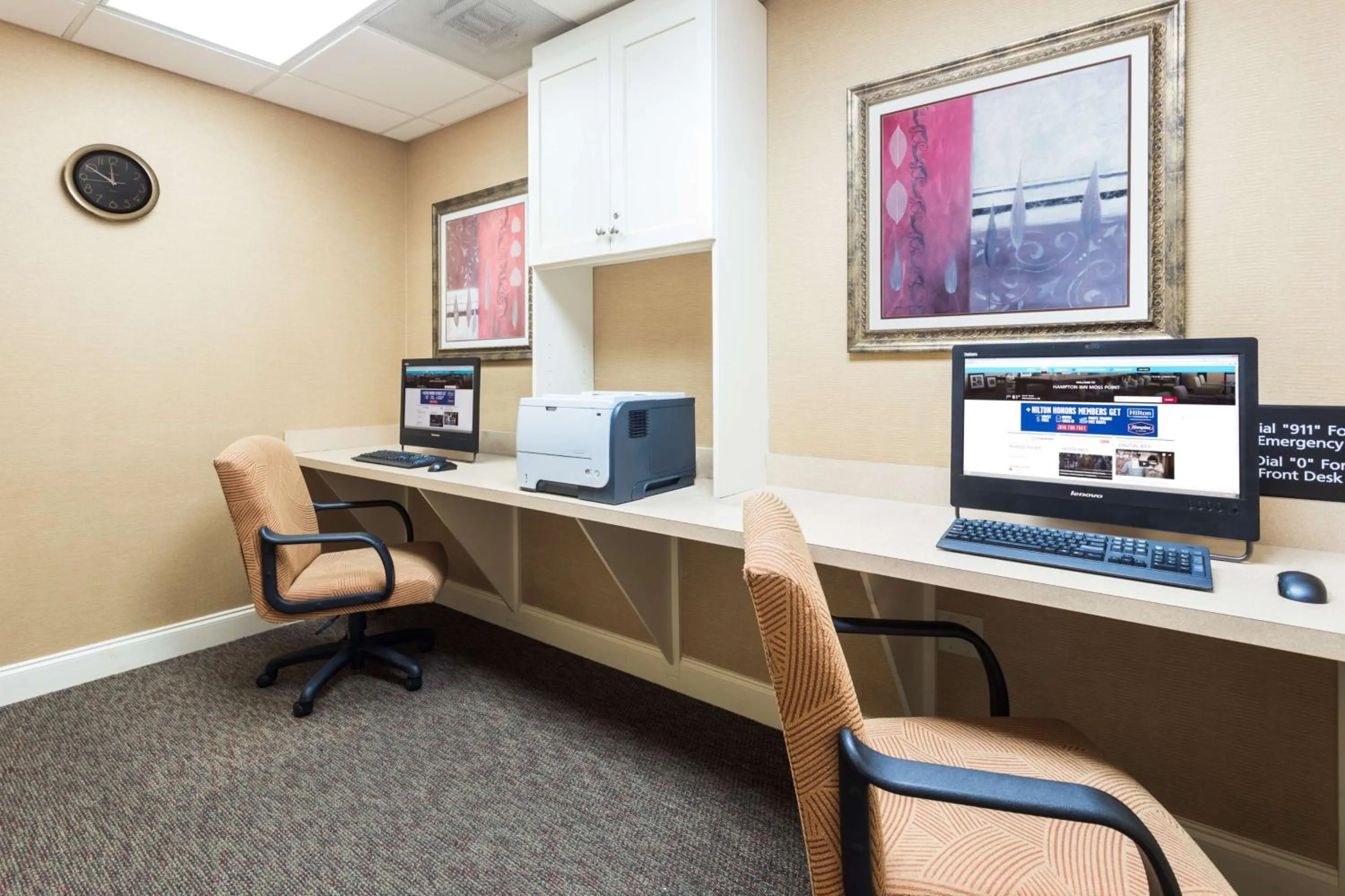 Business facilities in Hampton Inn Moss Point