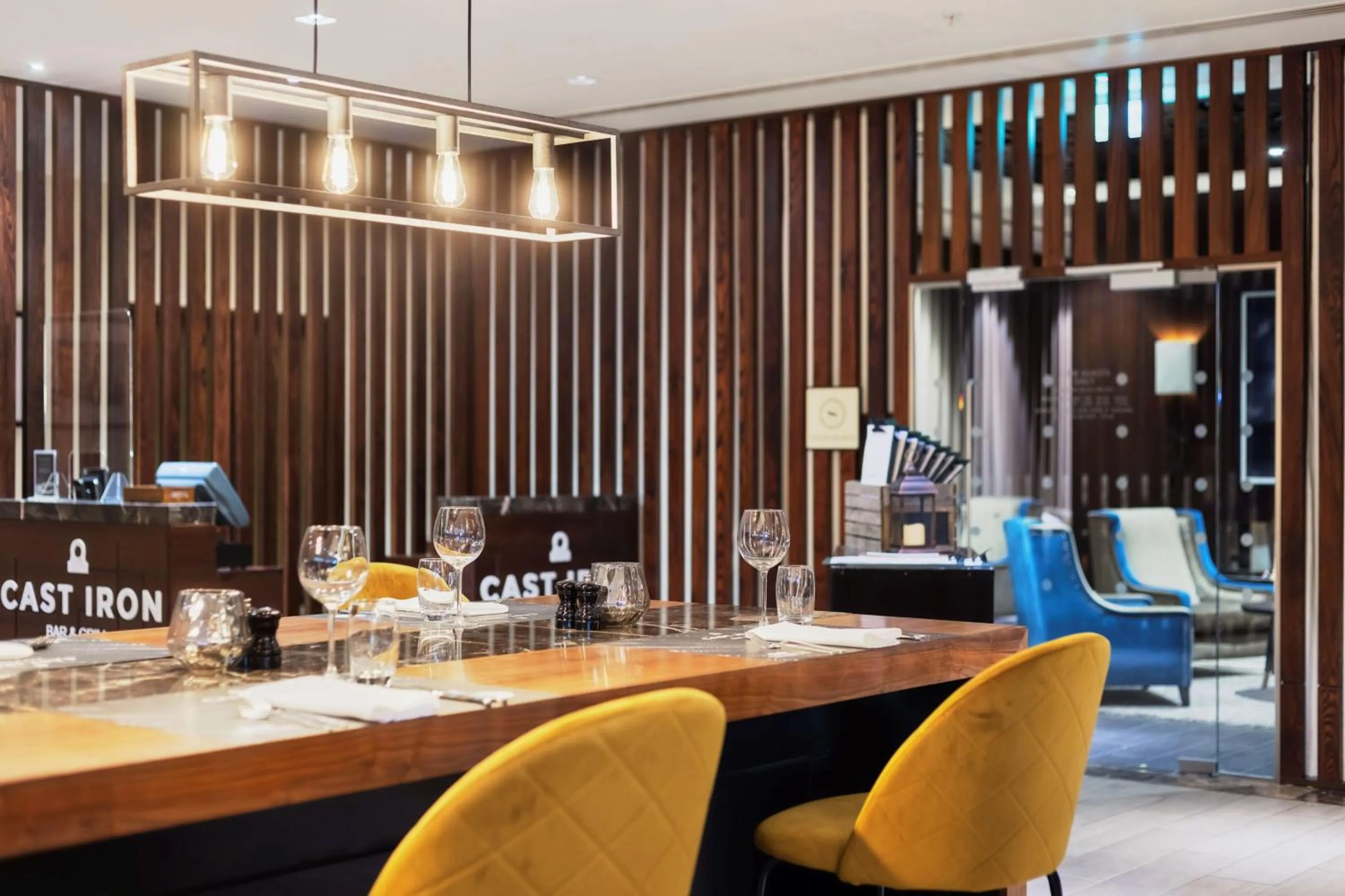 Restaurant/places to eat in Sheraton Heathrow Hotel