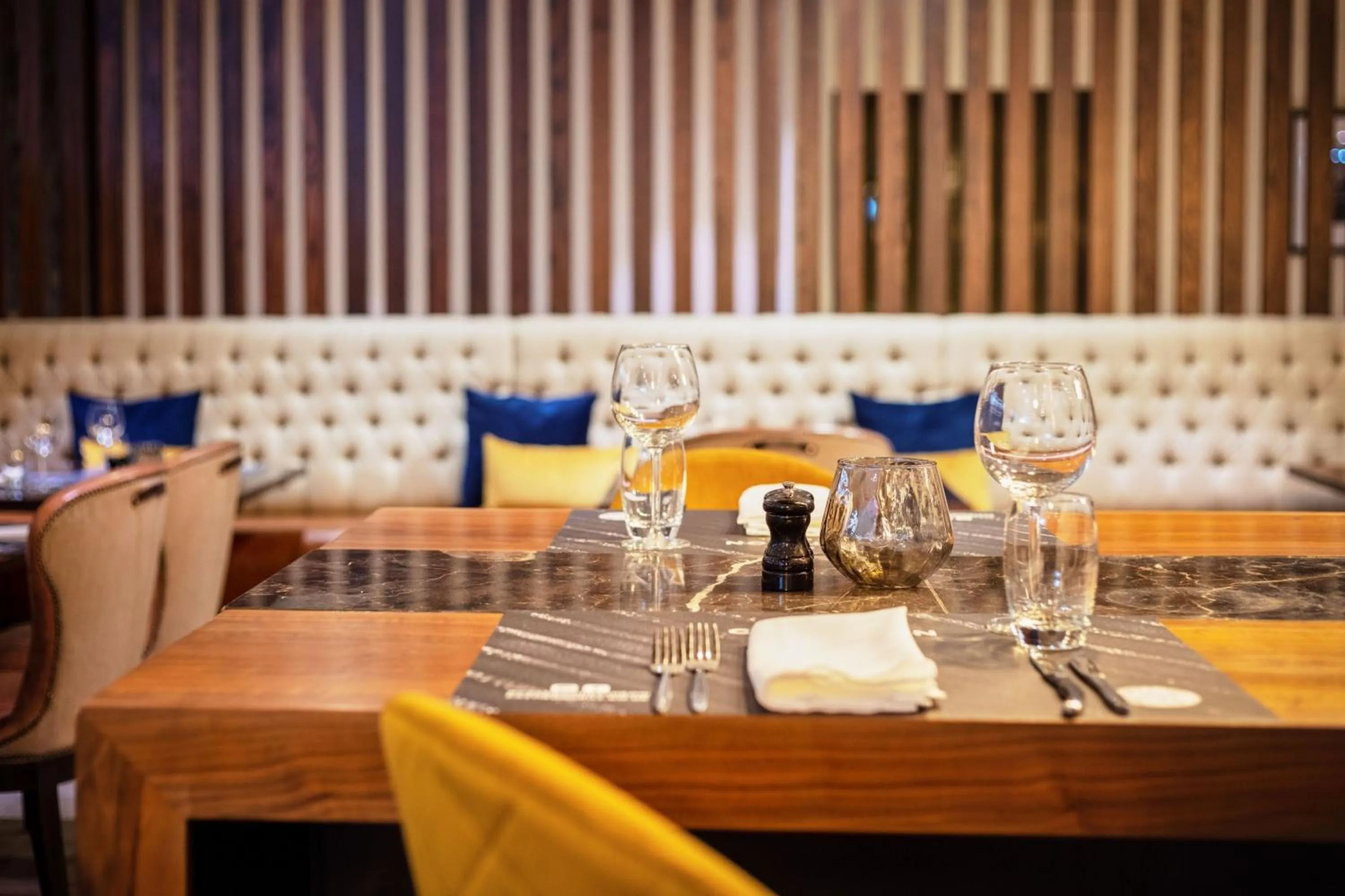 Restaurant/places to eat in Sheraton Heathrow Hotel