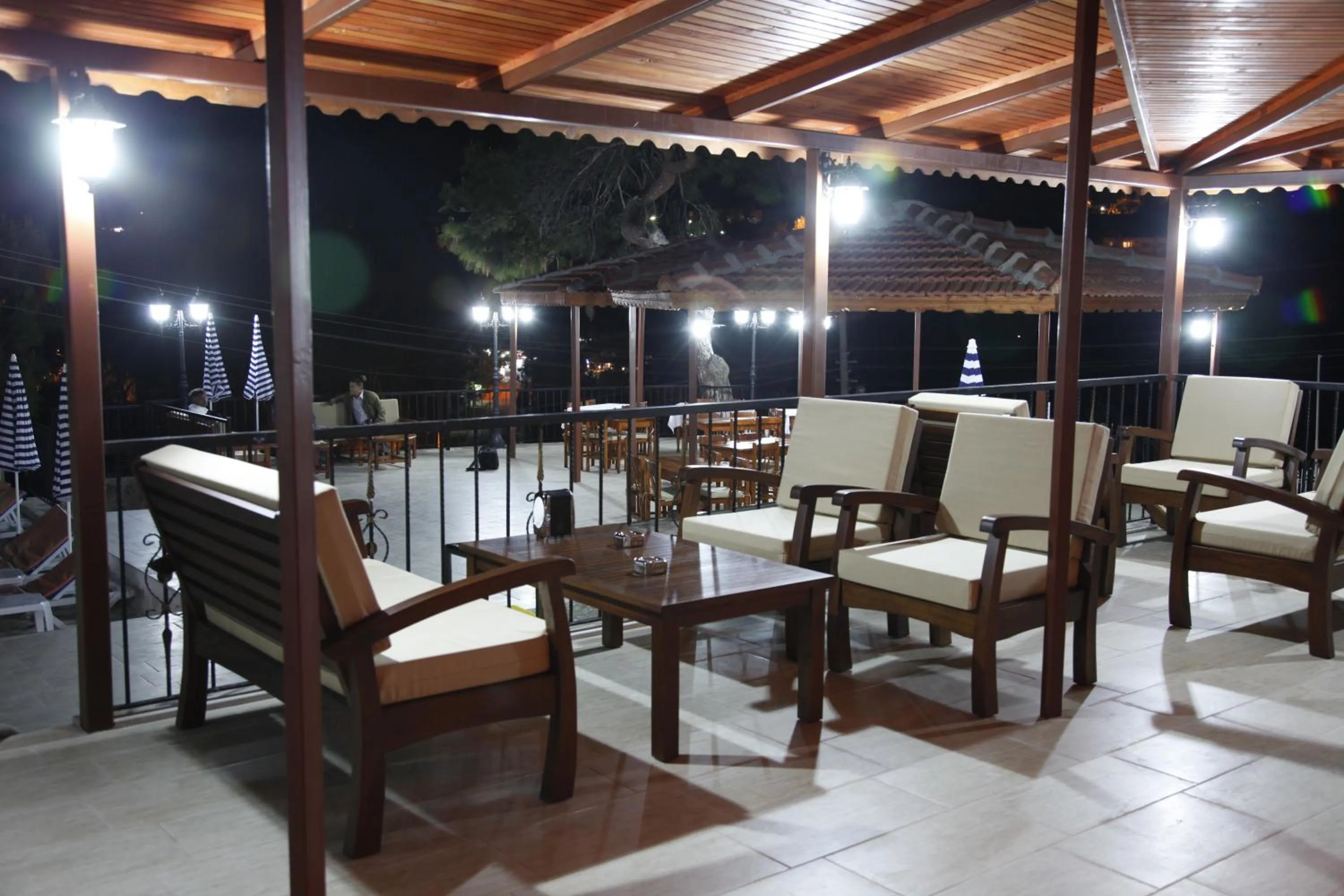 Restaurant/places to eat in Apollon Hotel