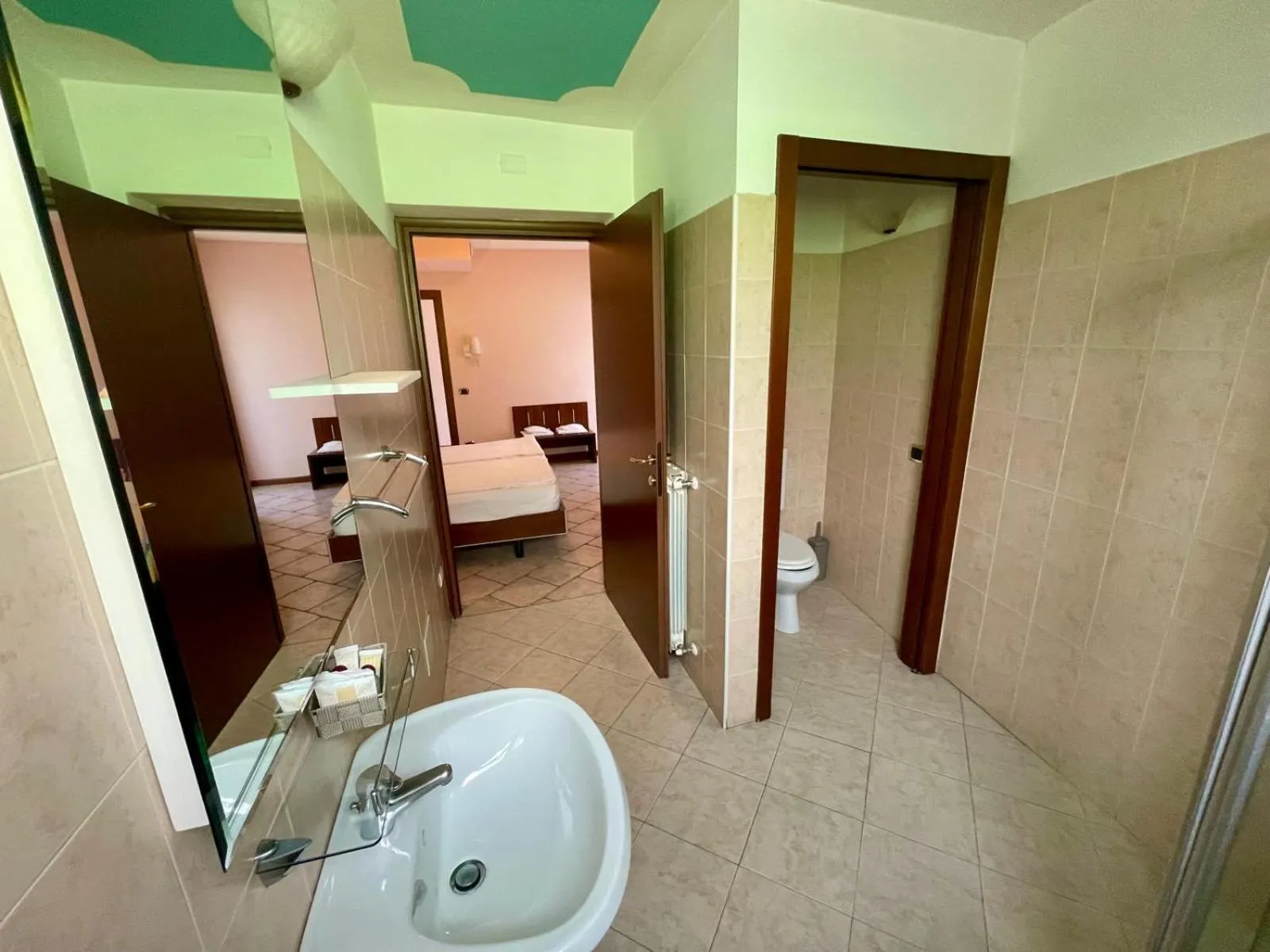 Bathroom in Hotel Grotto Bagat