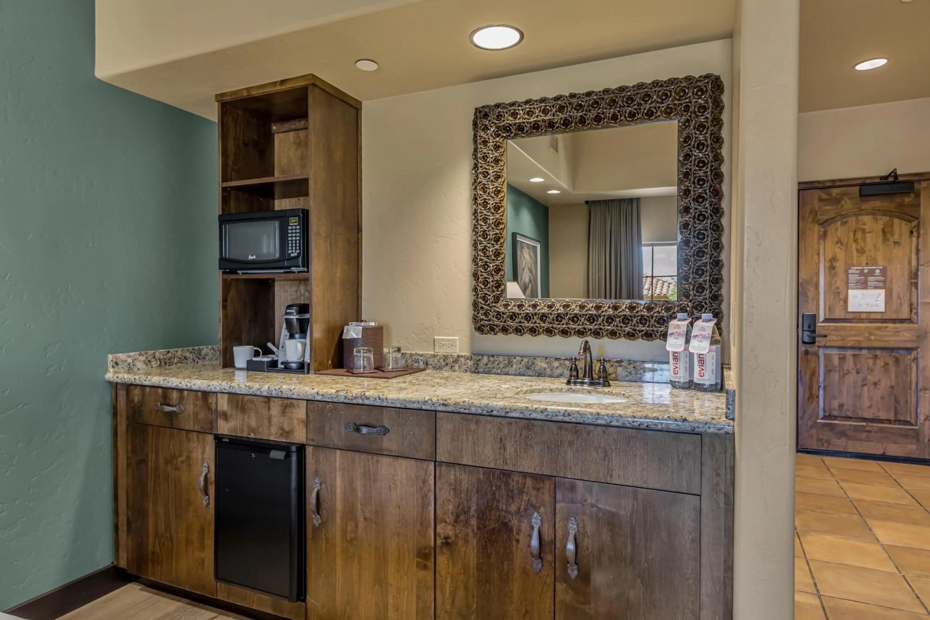 Coffee/tea facilities in The Murieta Inn and Spa