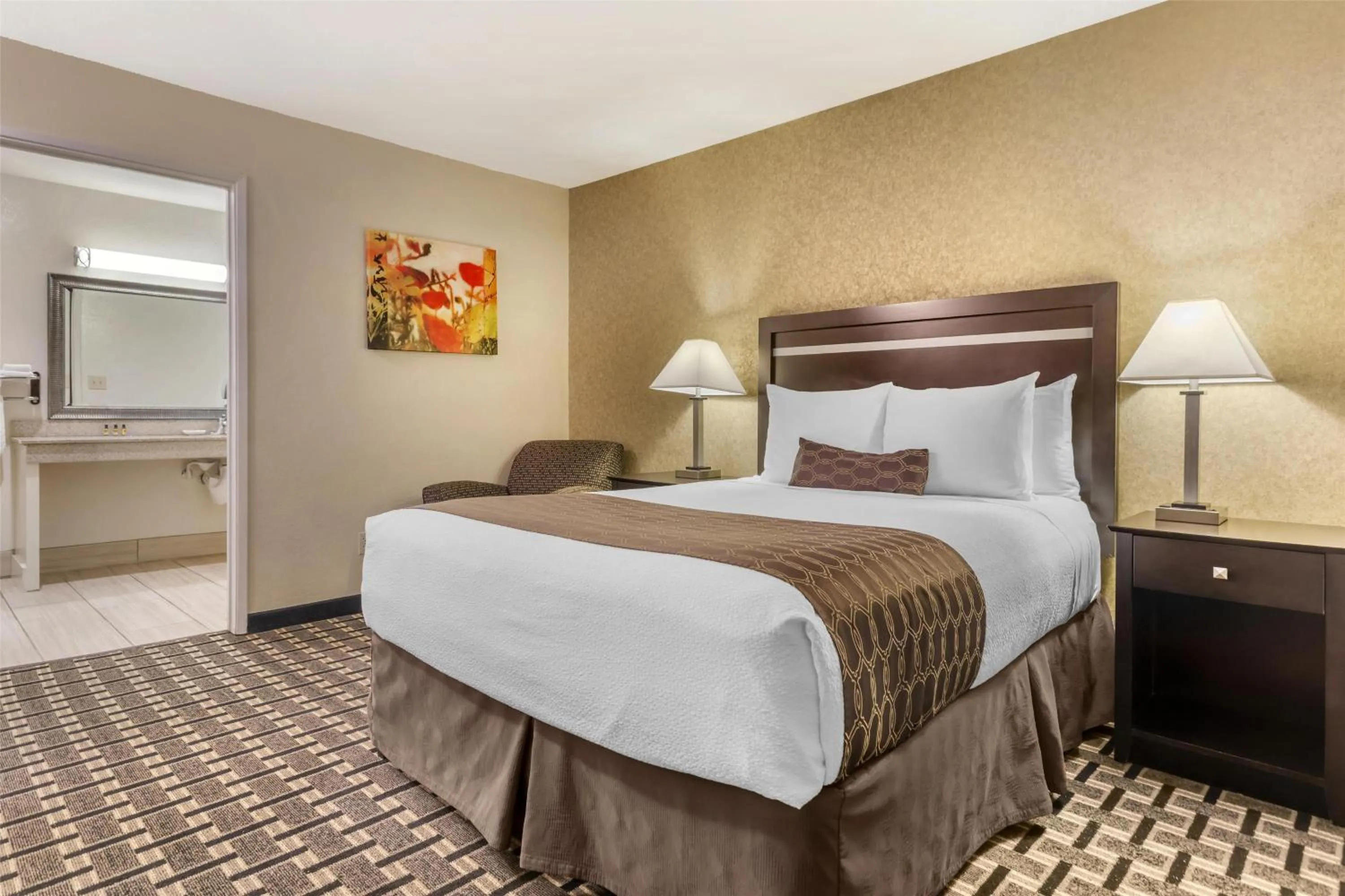 Bedroom, Bed in Best Western Plus Pleasanton Inn