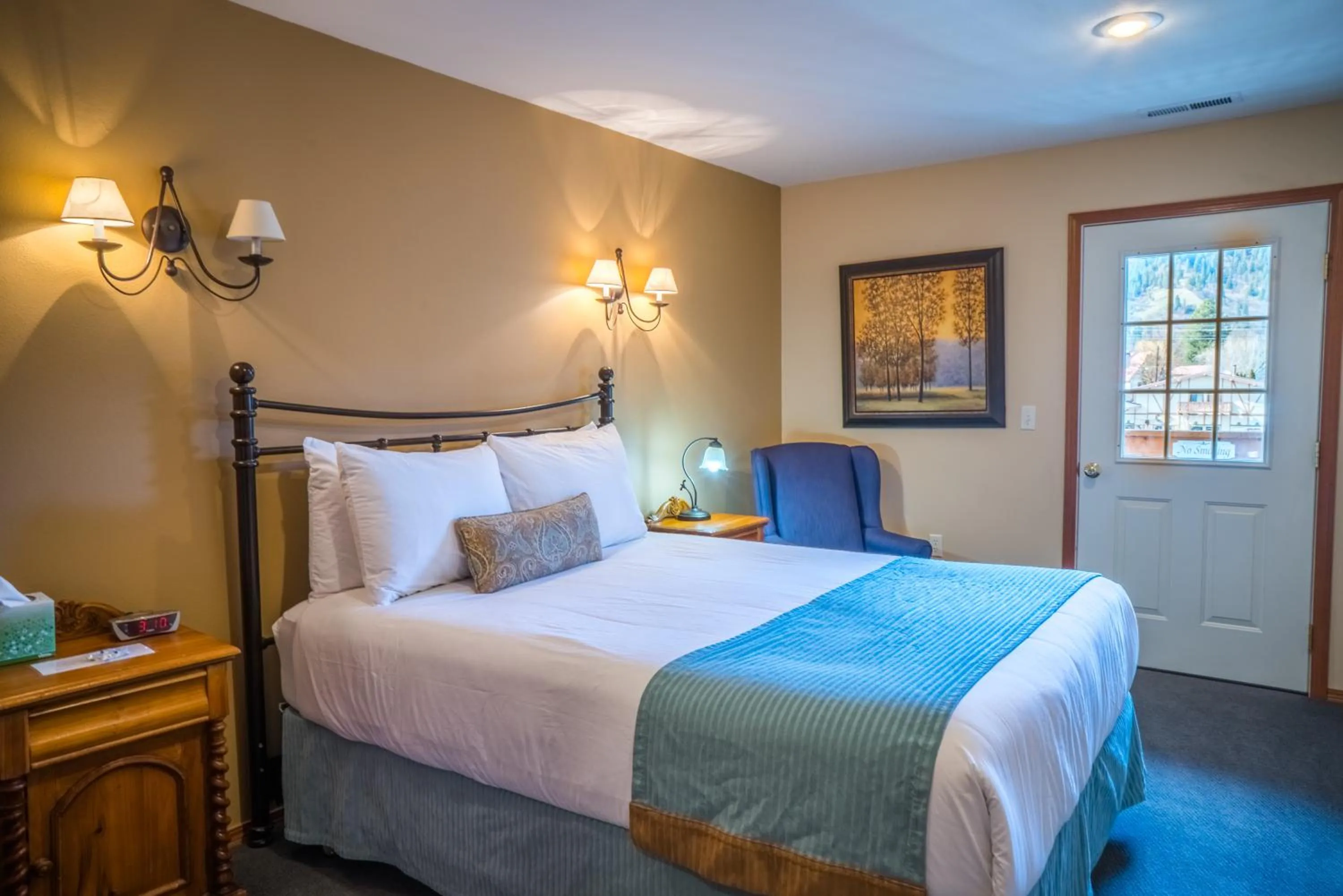 Bedroom, Bed in Obertal Inn