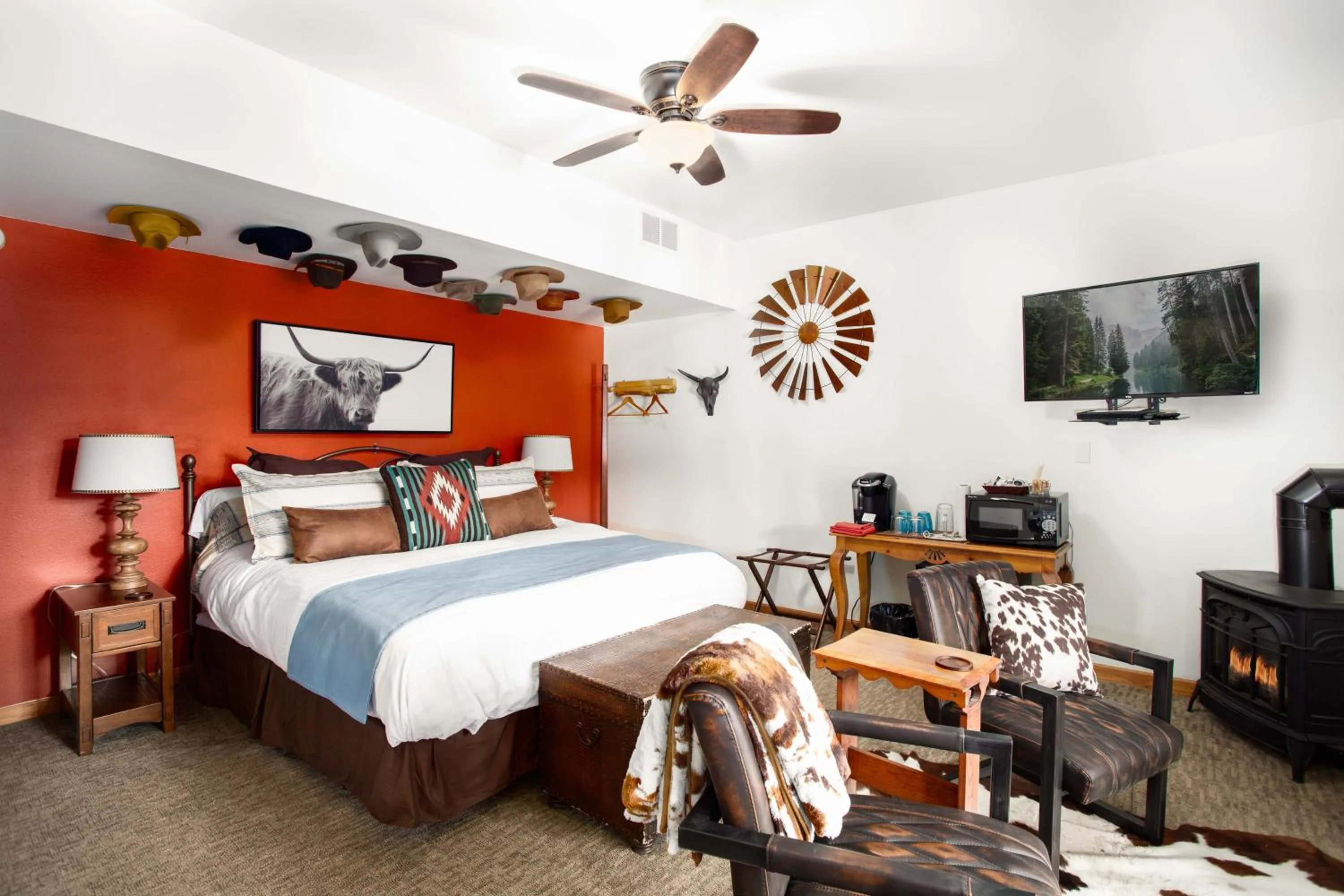 Rio Grande Suite on the River (Located on Icicle Road, 1.5 miles from the Obertal Inn and 1.5 miles from downtown Leavenworth)  in Obertal Inn