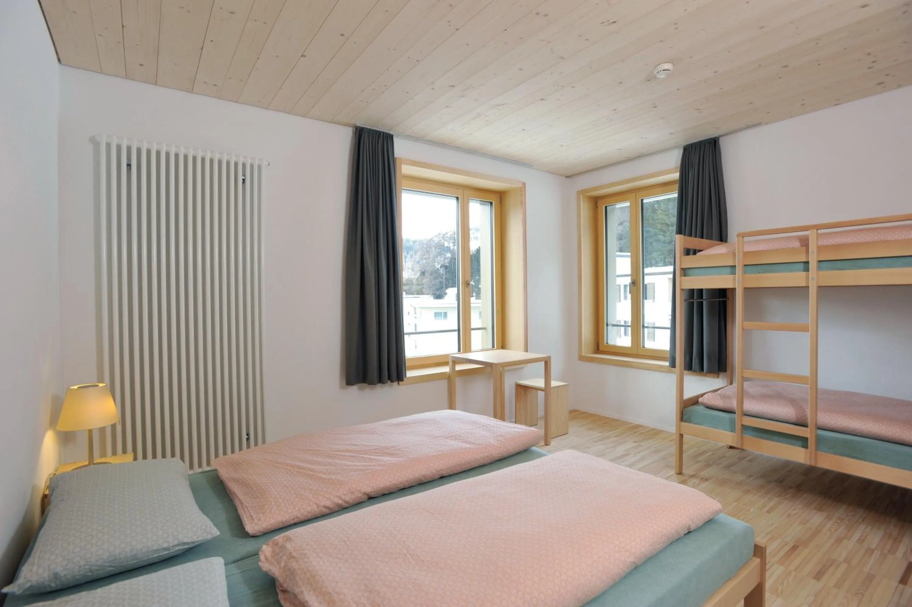 Bedroom, Bed in St. Moritz Youth Hostel