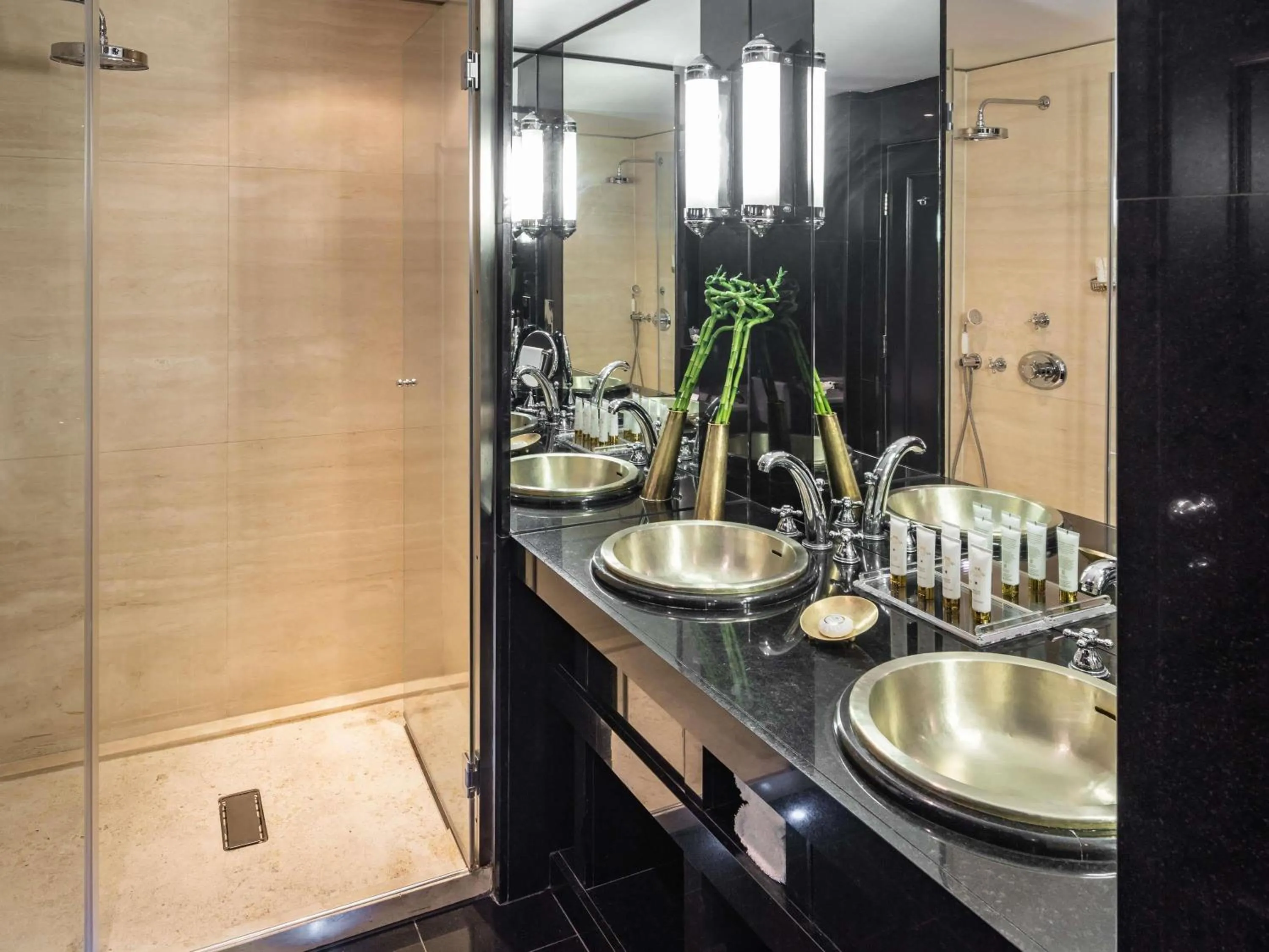 Bedroom in 60 Hyde Park Gate Hotel