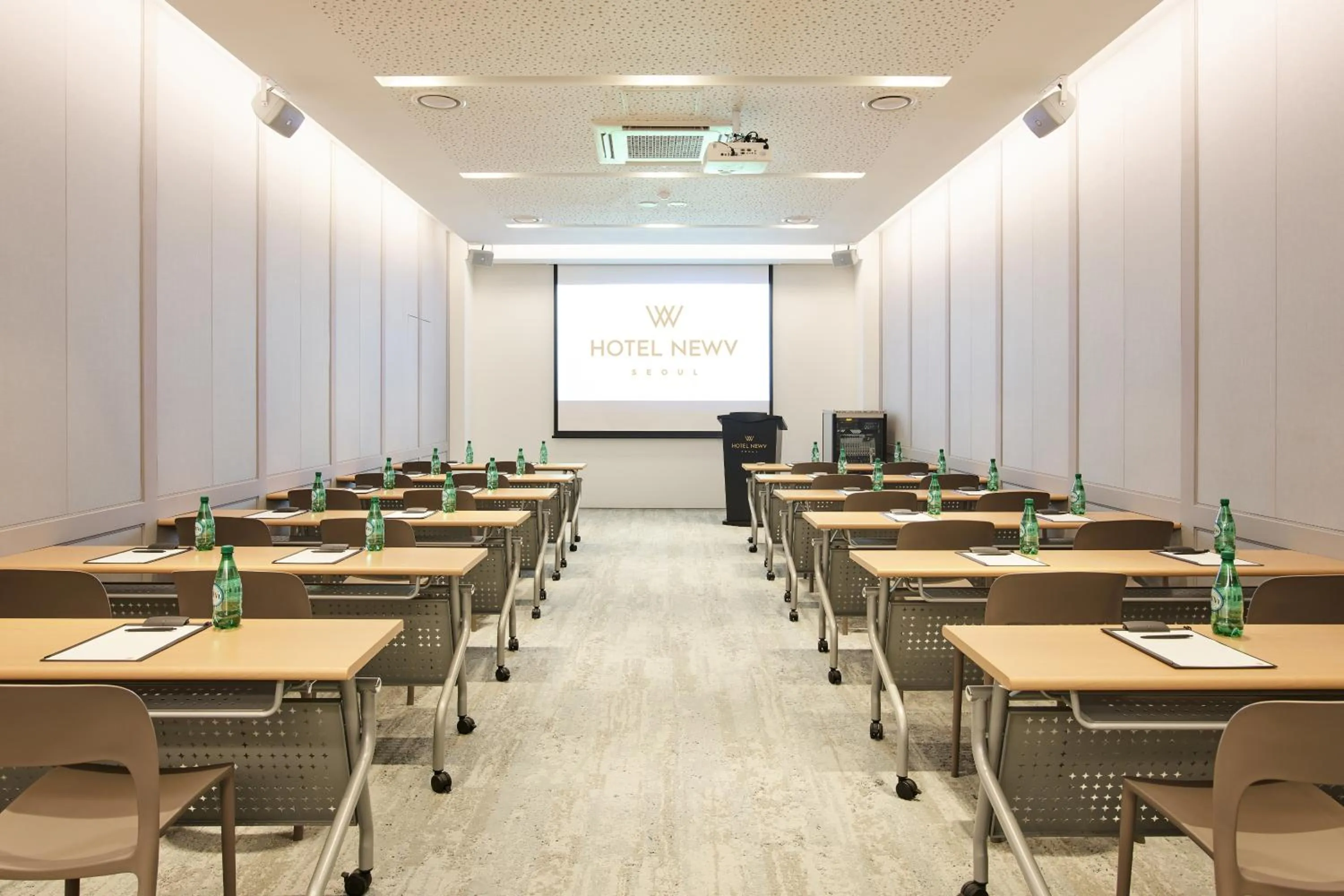Meeting/conference room in Hotel NewV