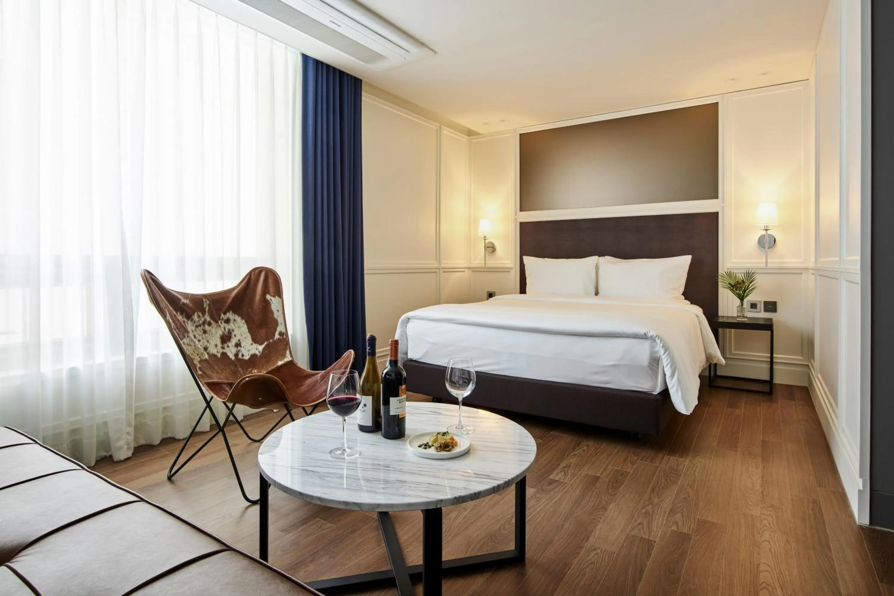 Bedroom, Bed in Hotel NewV