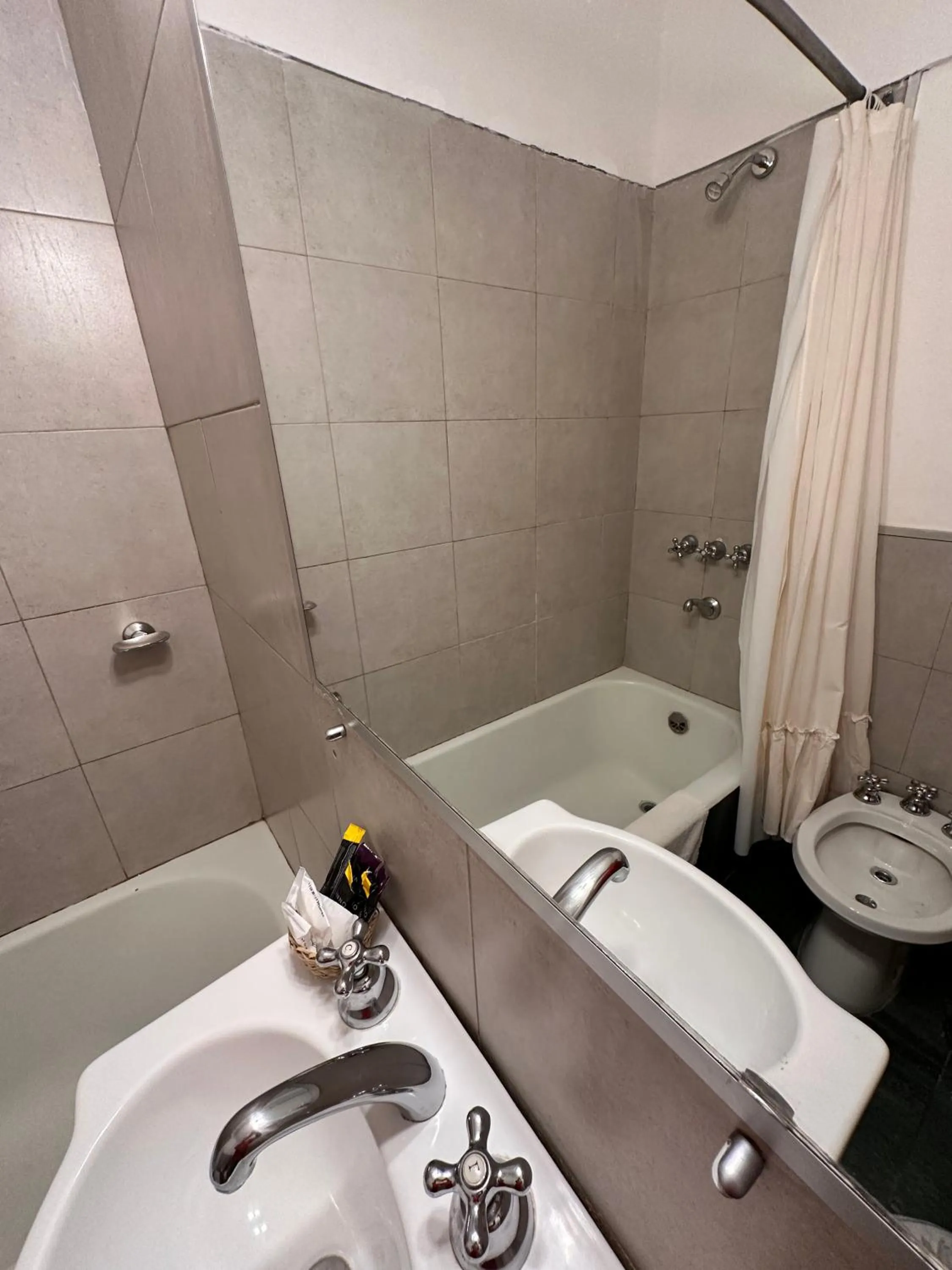 Bathroom in Hotel Sussex