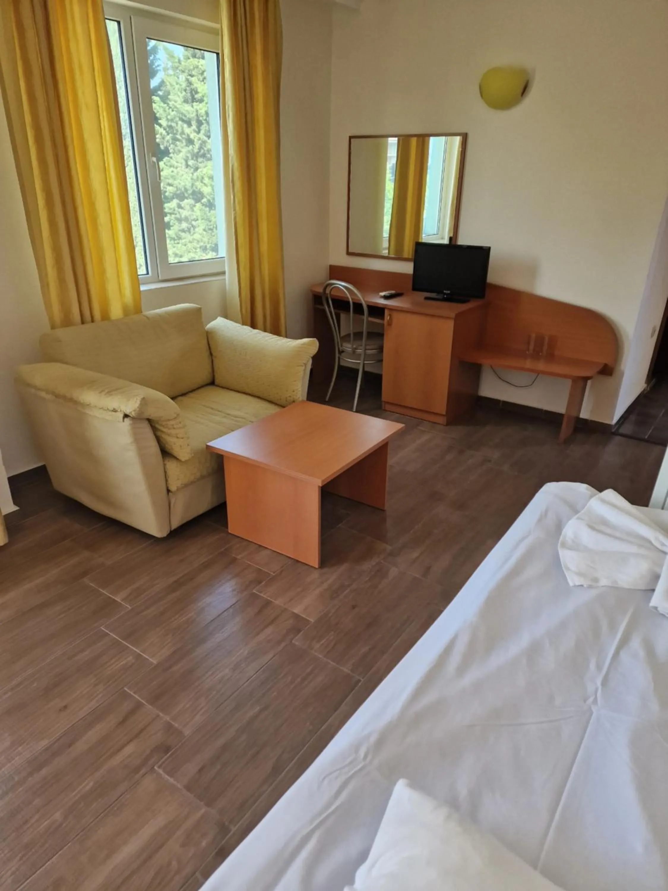 Bed in Family Hotel Romantik