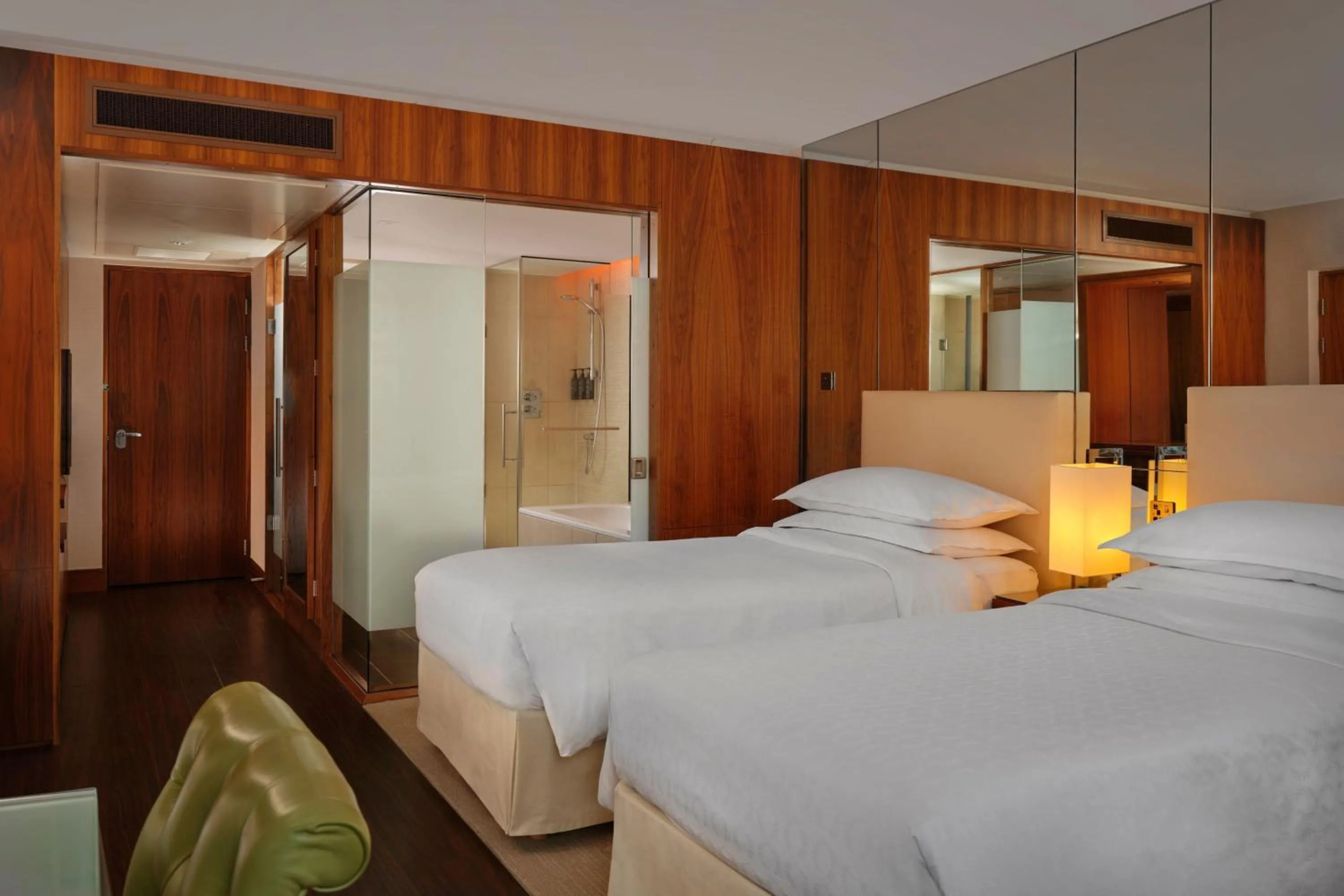 Photo of the whole room, Bed in Sheraton Grand Hotel & Spa