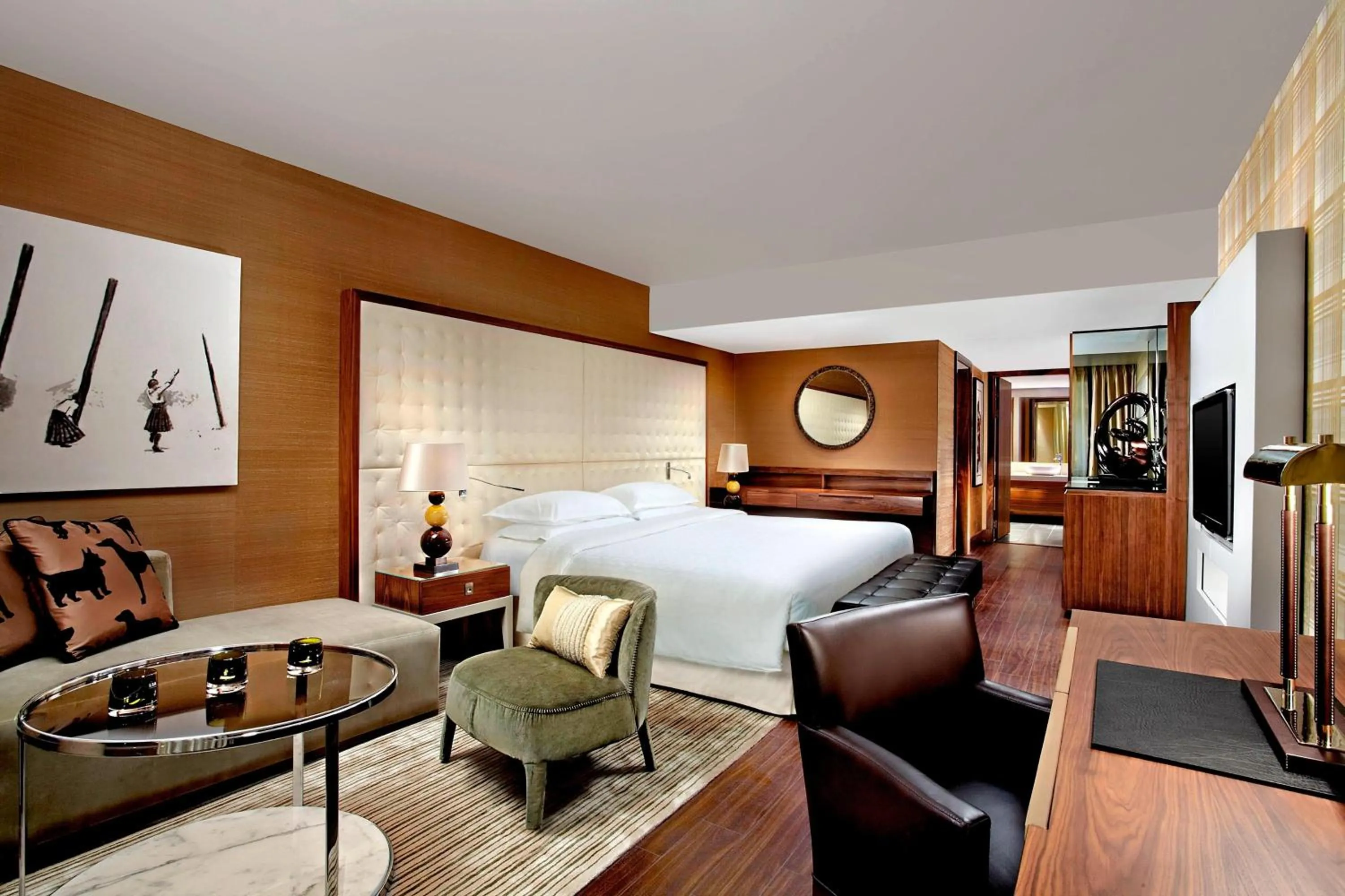 Bedroom, Bed in Sheraton Grand Hotel & Spa