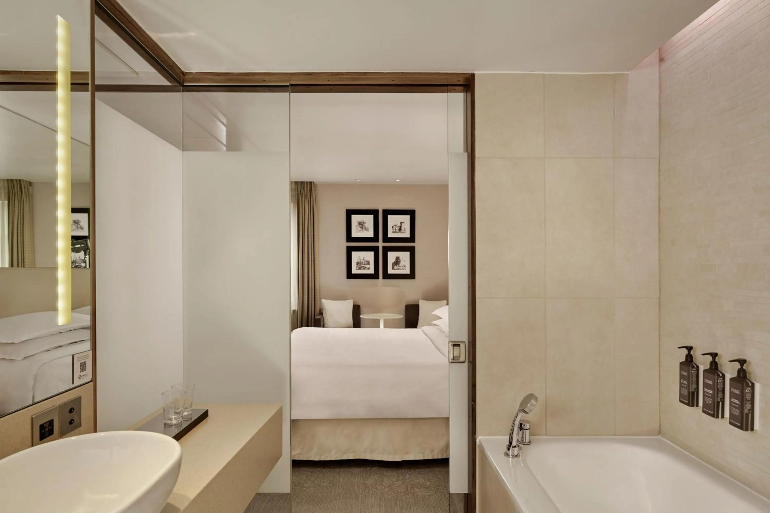 Bathroom, Bed in Sheraton Grand Hotel & Spa