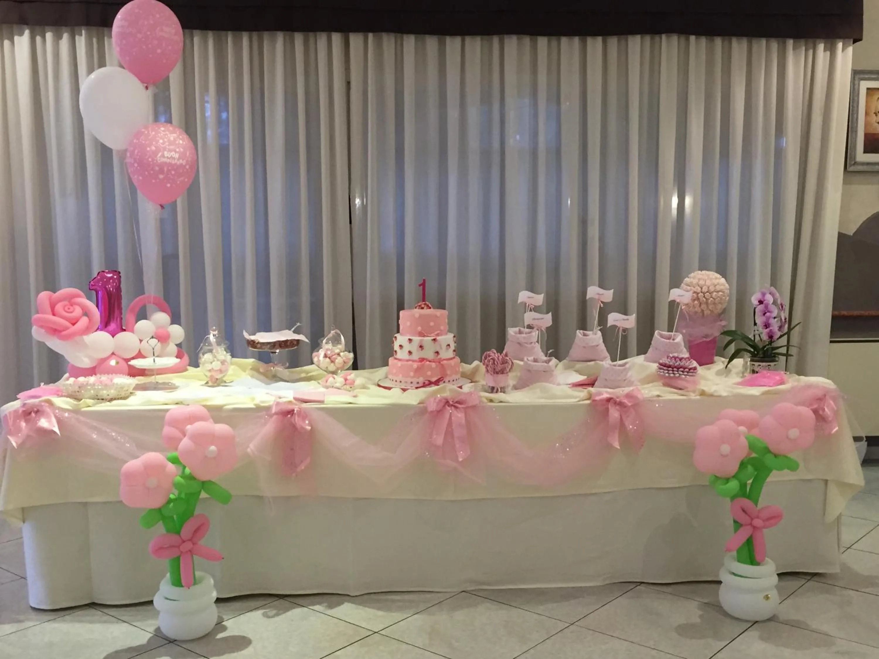 Restaurant/places to eat in Hotel Garden