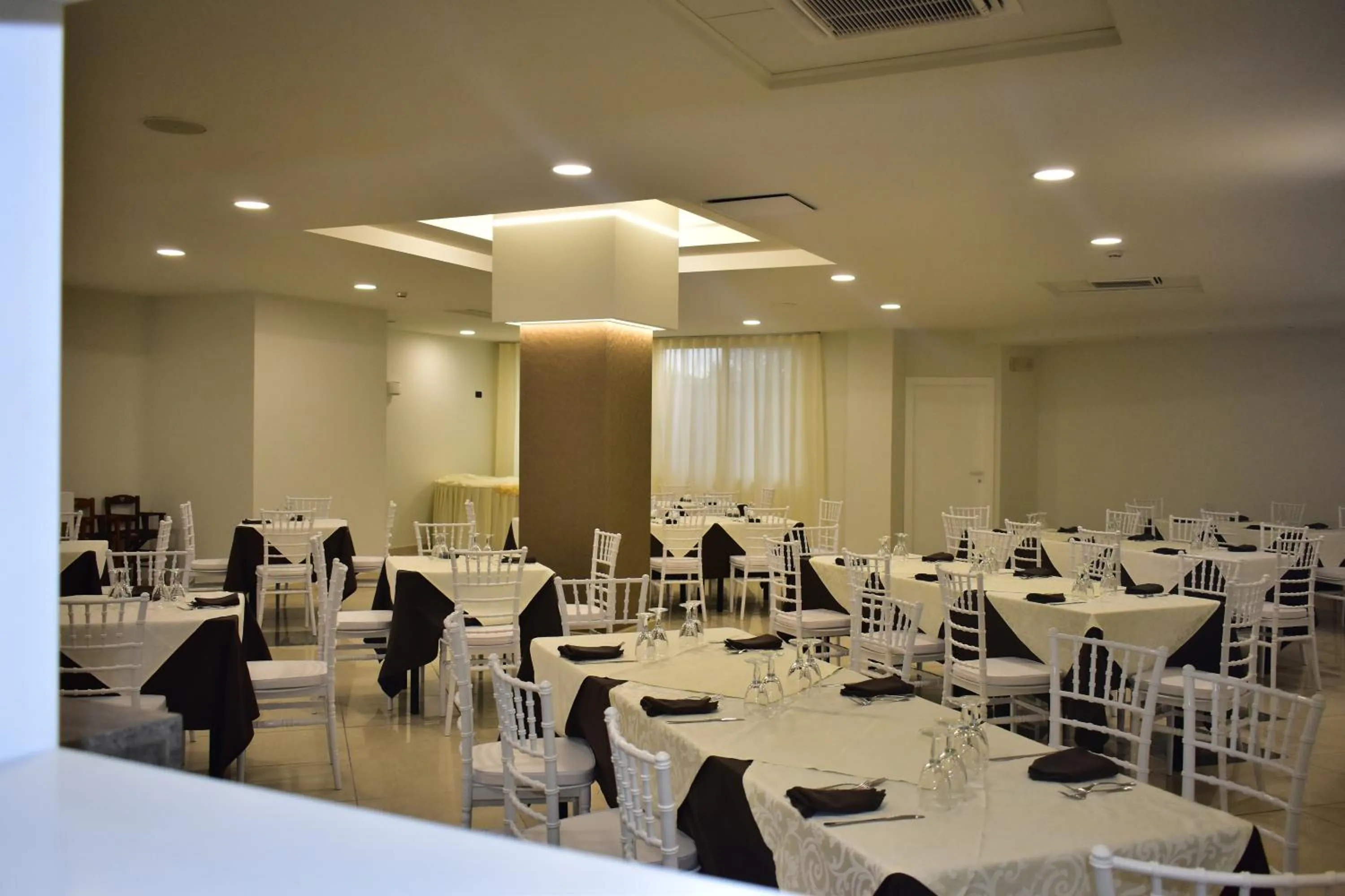 Breakfast in Hotel Garden