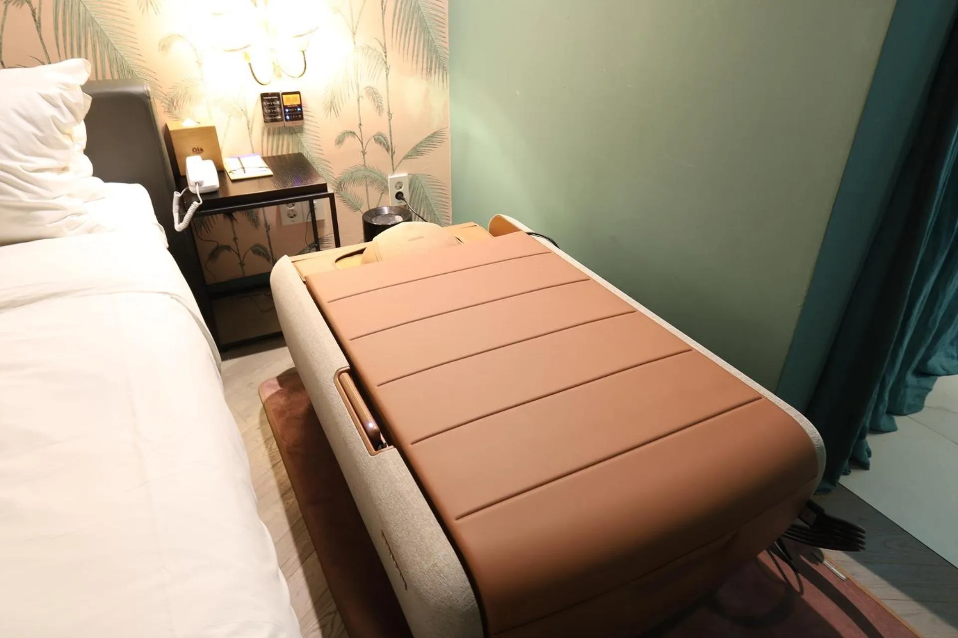 Bed in BROWN DOT Hotel Dadaepo Beach ㅡ 구 Oia Hotel