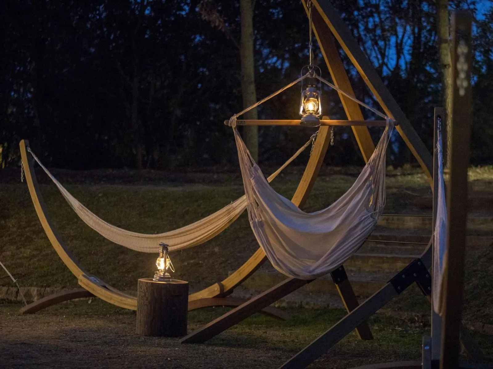Evening entertainment in Hotel Lodge Maishima