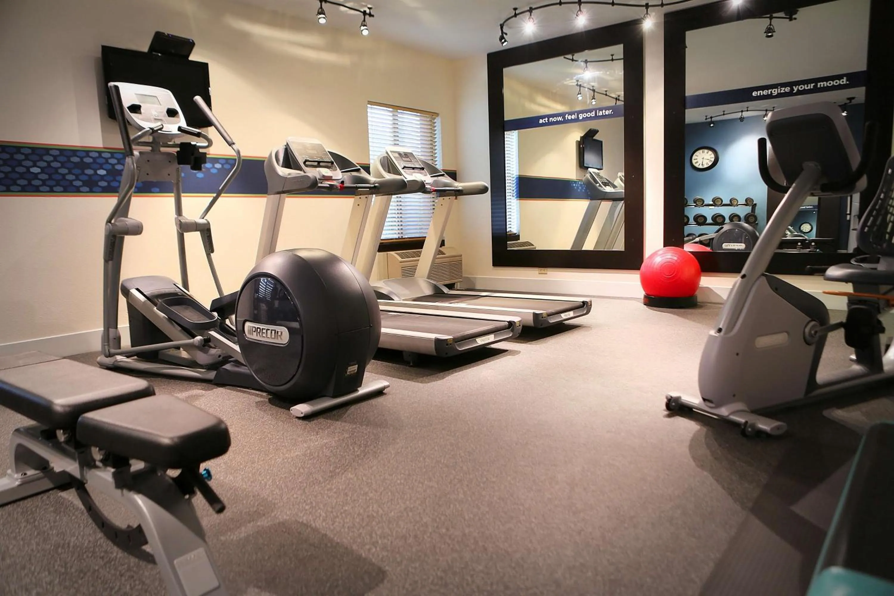 Fitness centre/facilities in Hampton Inn Eau Claire