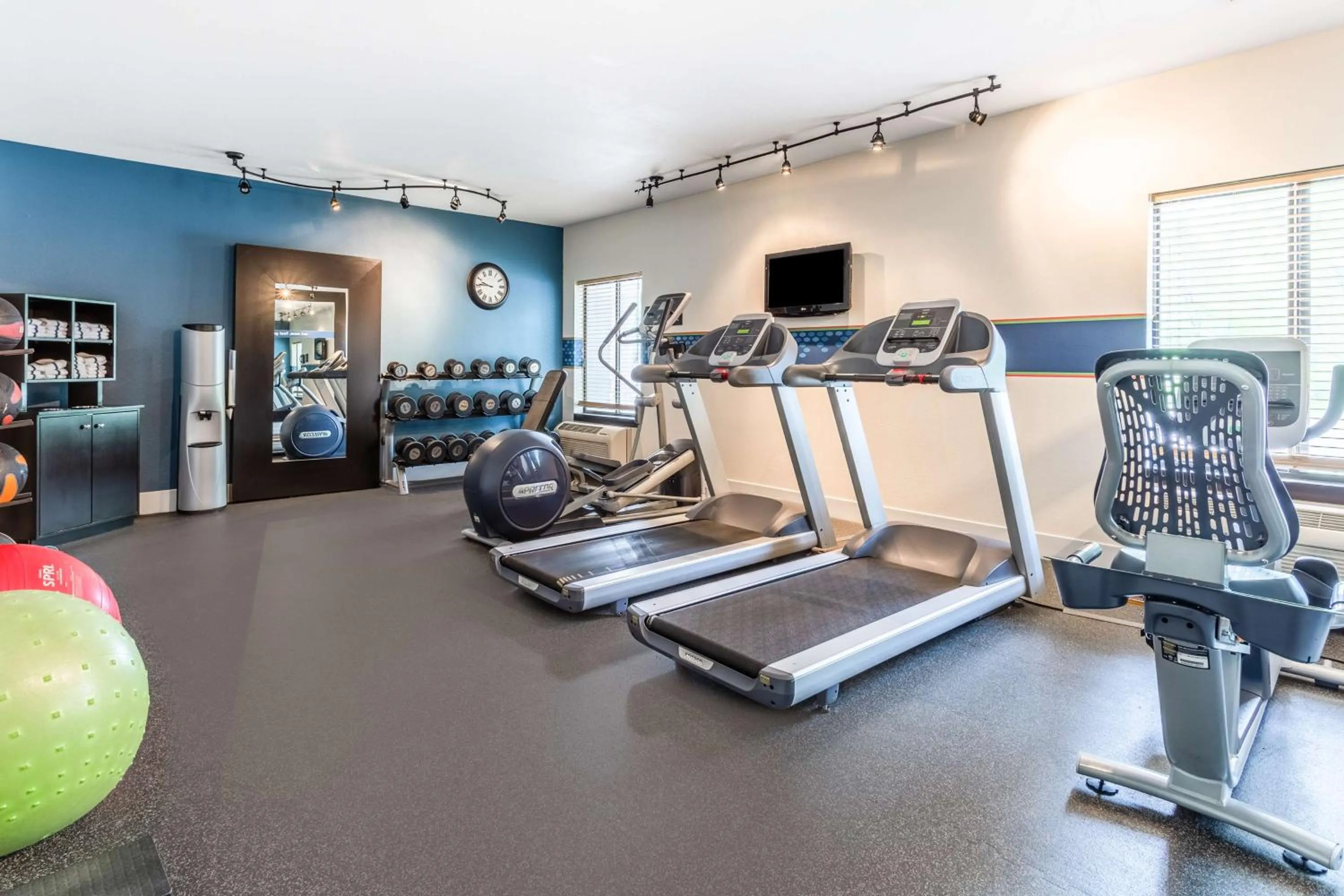 Fitness centre/facilities in Hampton Inn Eau Claire