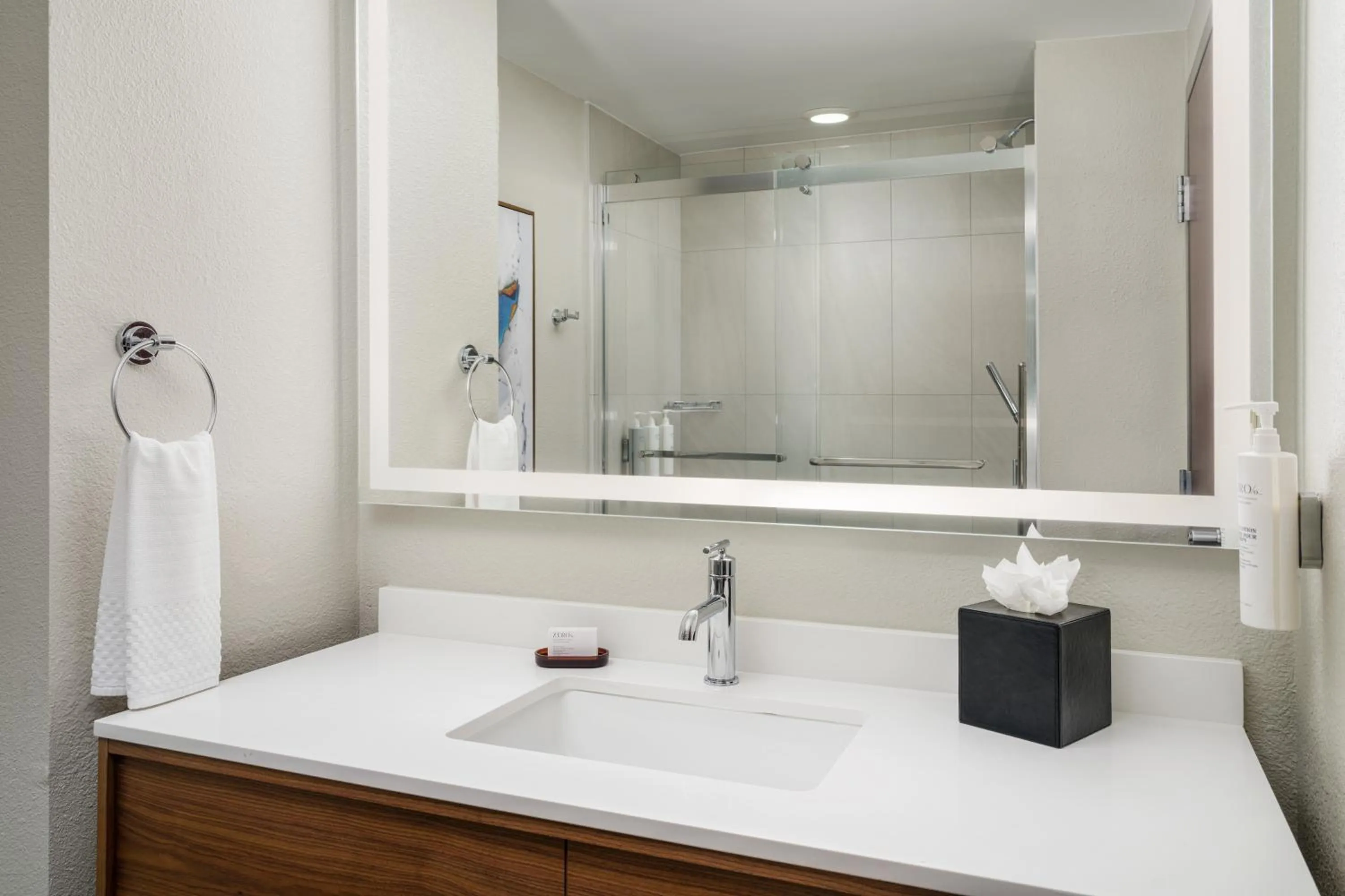 Bathroom in Embassy Suites Huntsville