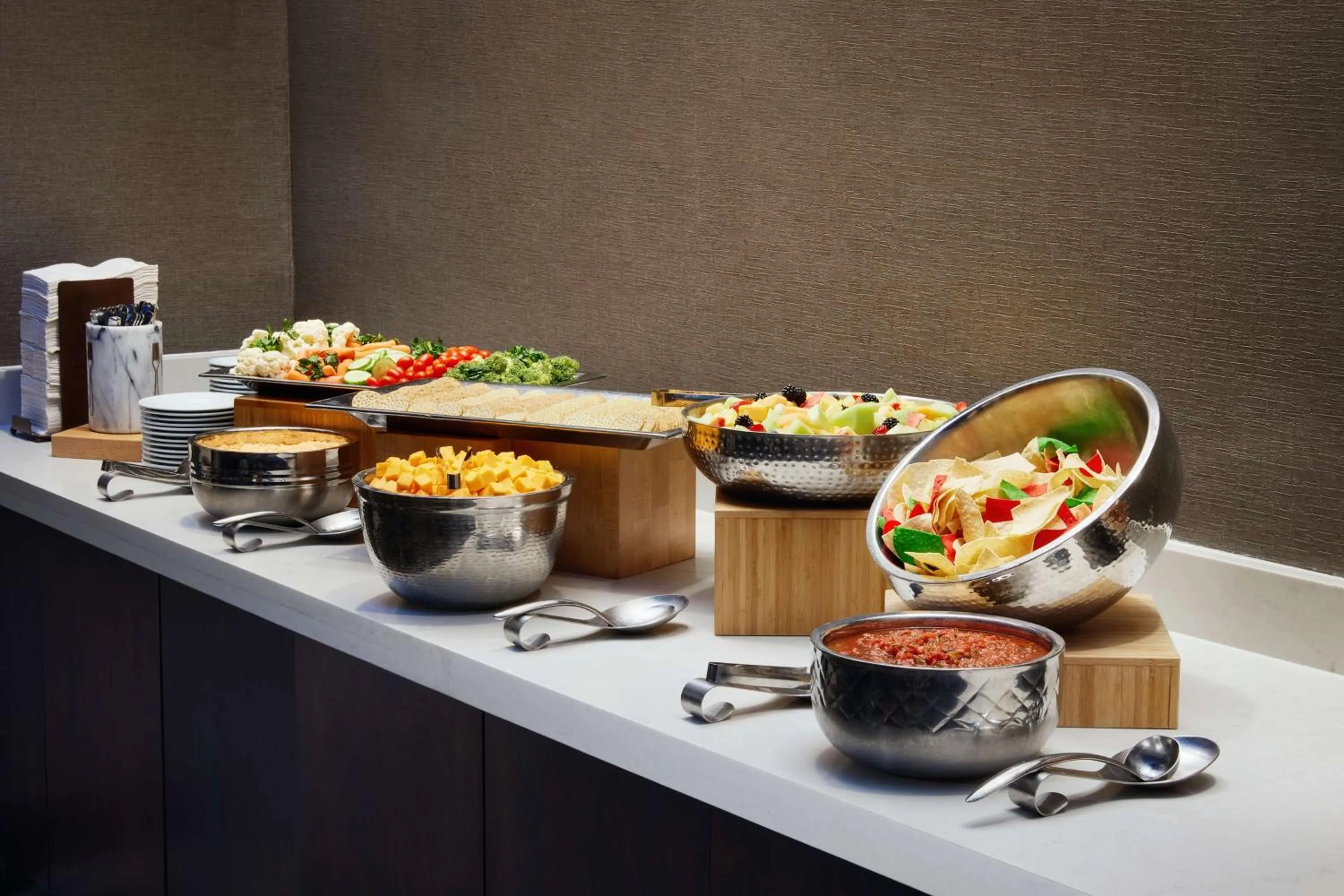 Restaurant/places to eat in Embassy Suites Huntsville