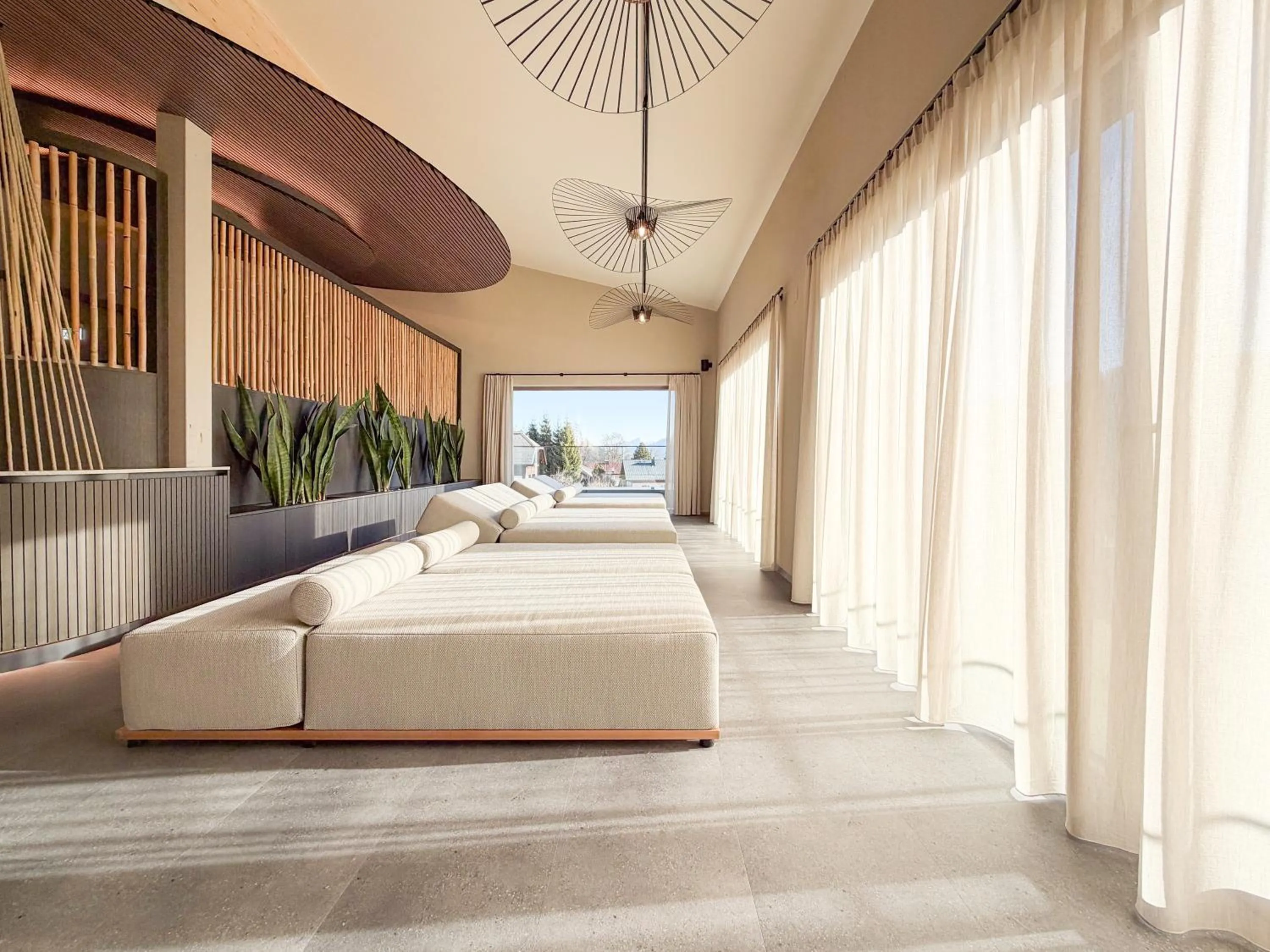 Swimming pool, Bed in Aktivhotel Pehab - Dachstein Rooftop-Spa