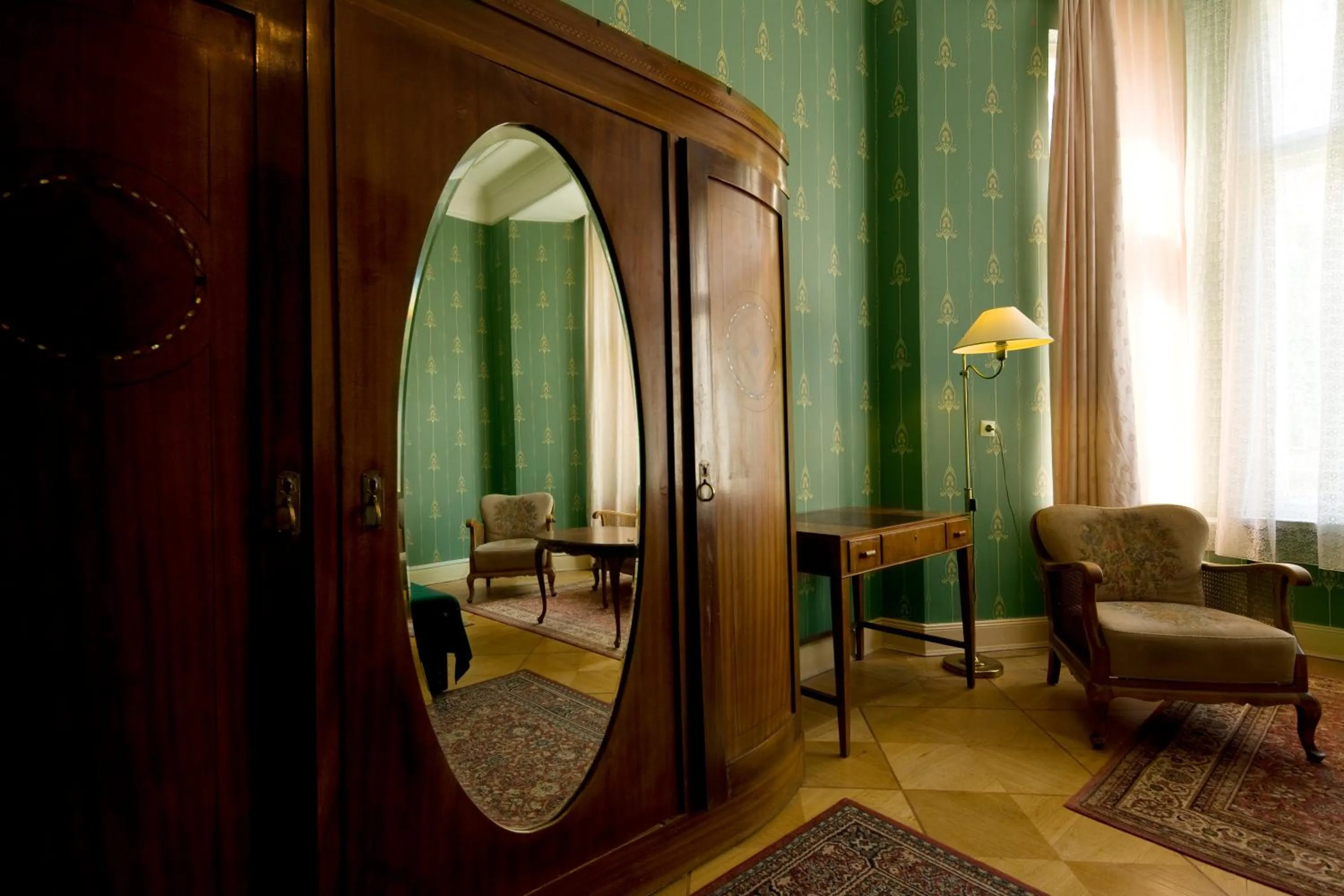 Photo of the whole room in Hotel-Pension Funk am Kurfürstendamm