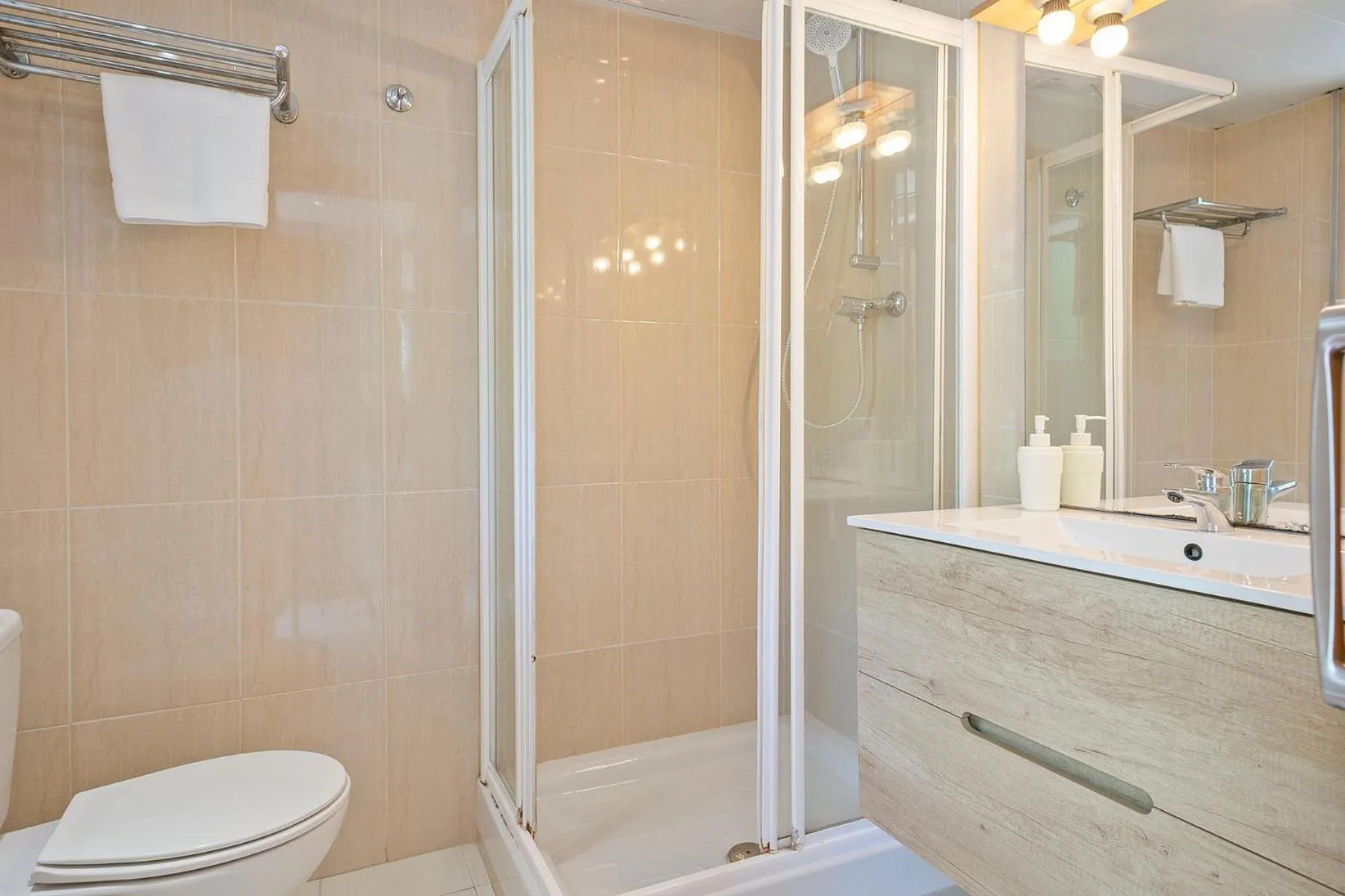 Shower in Apartamentos Velor