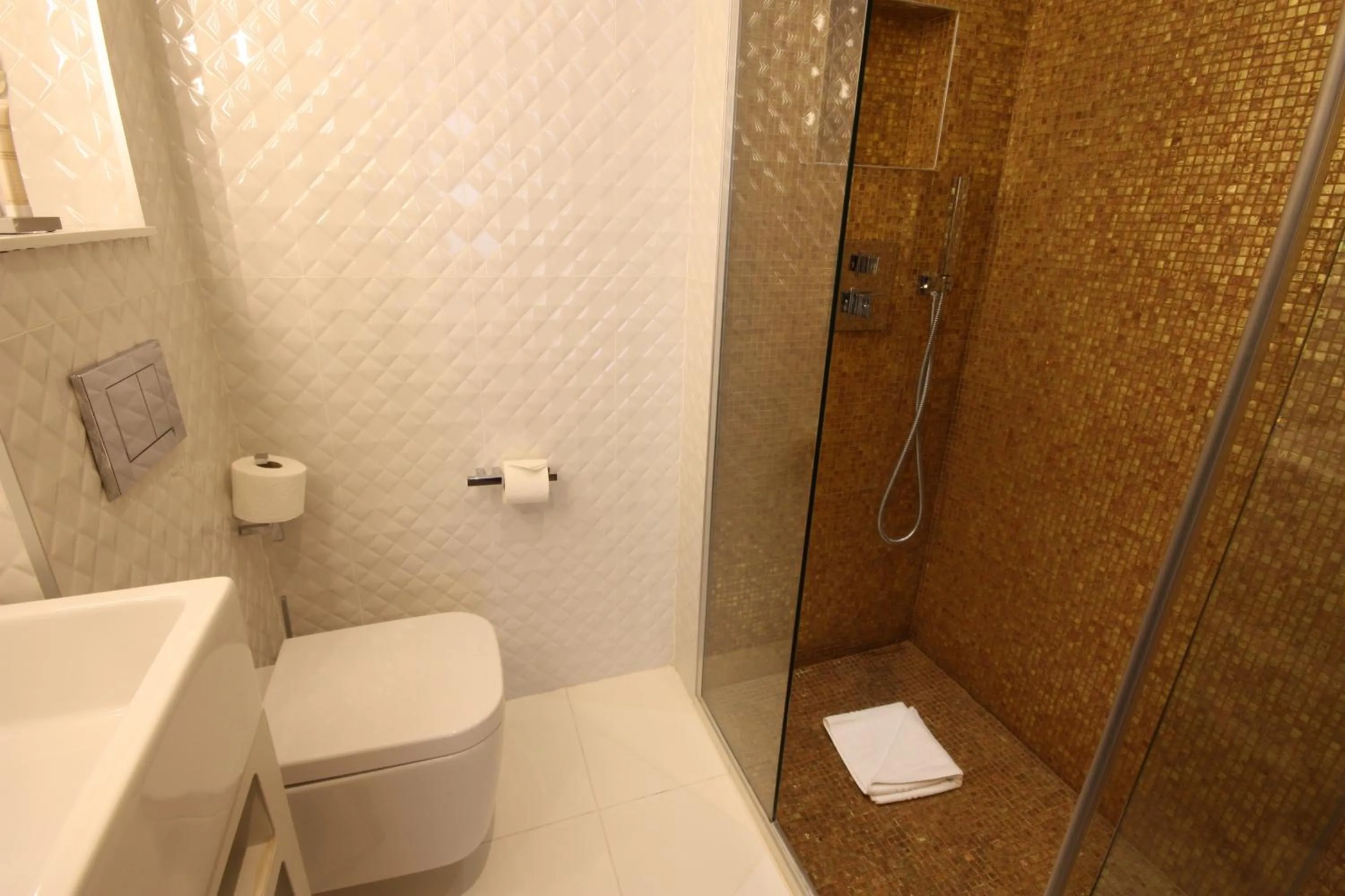 Bathroom in Le Malown