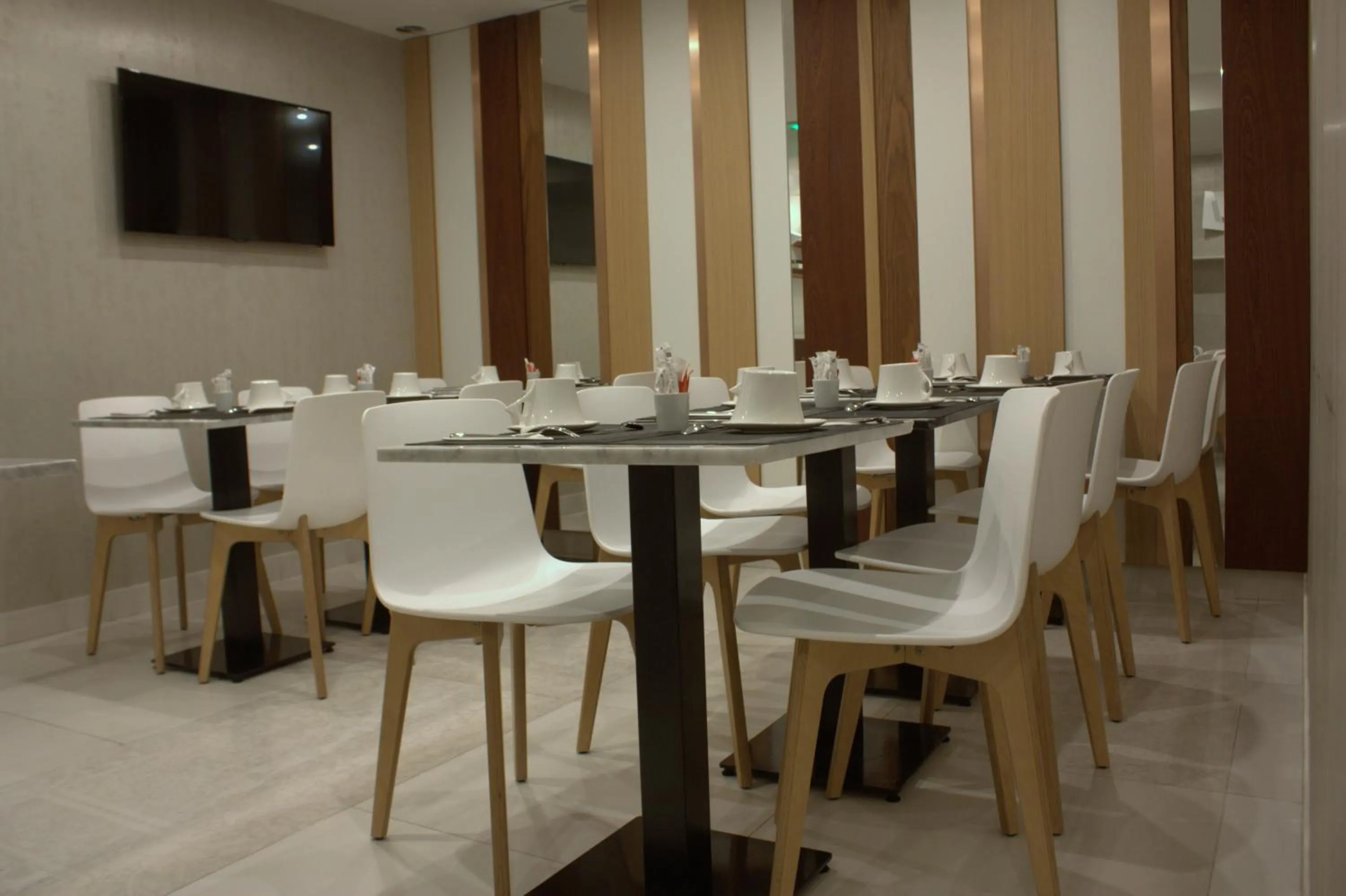 Restaurant/places to eat in Le Malown