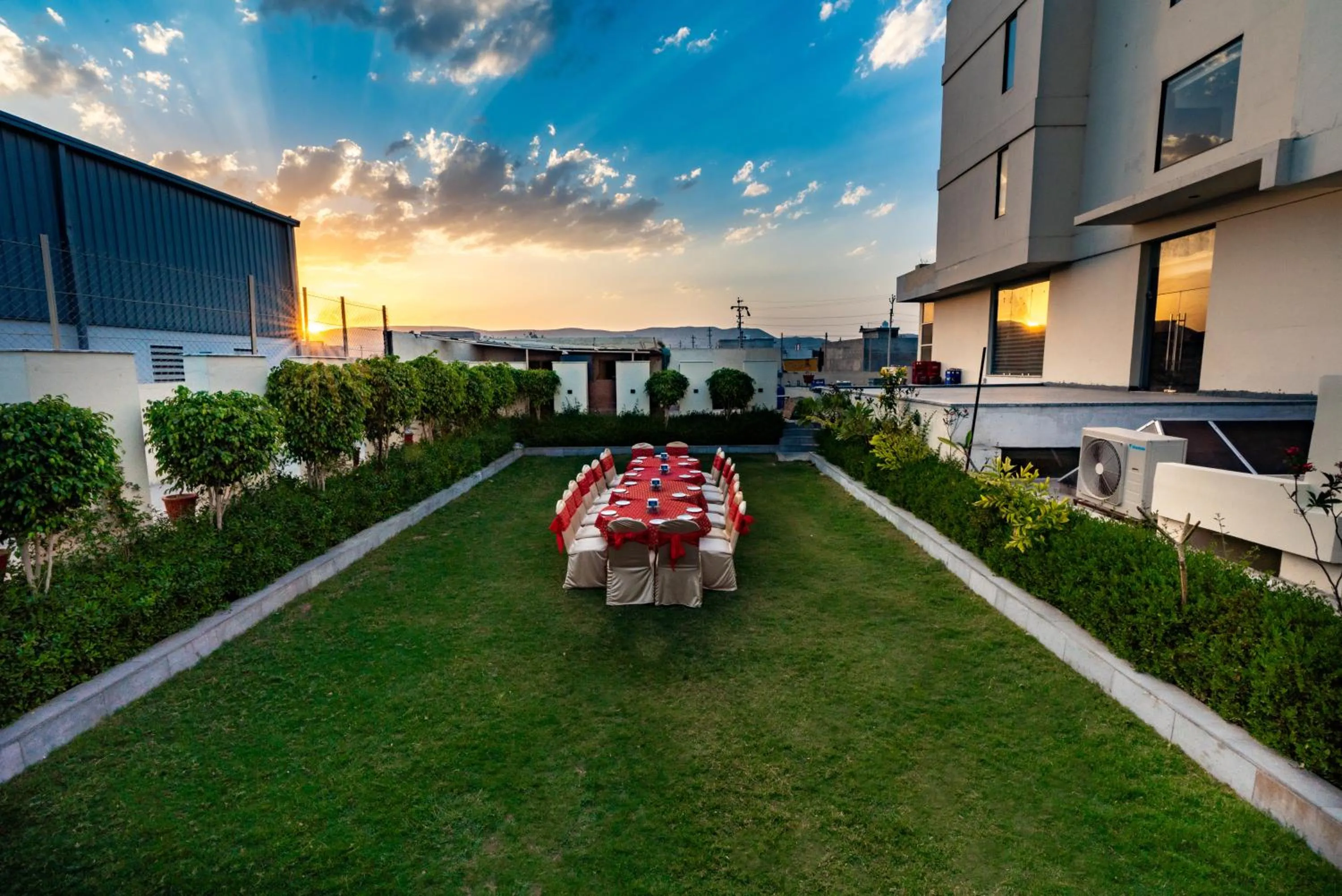 Garden in Cygnett Lite