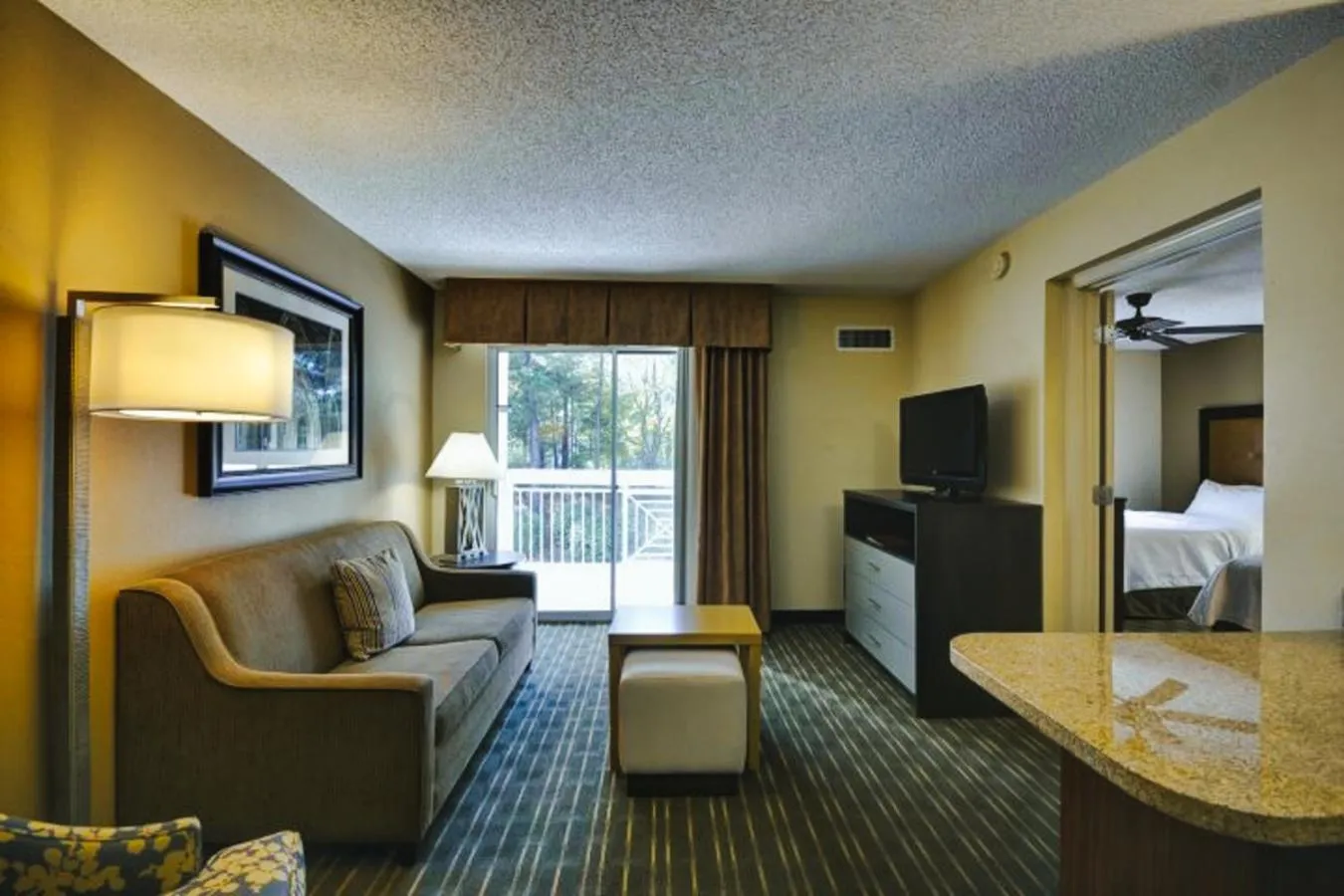 Living room, Bed in Homewood Suites Durham-Chapel Hill I-40