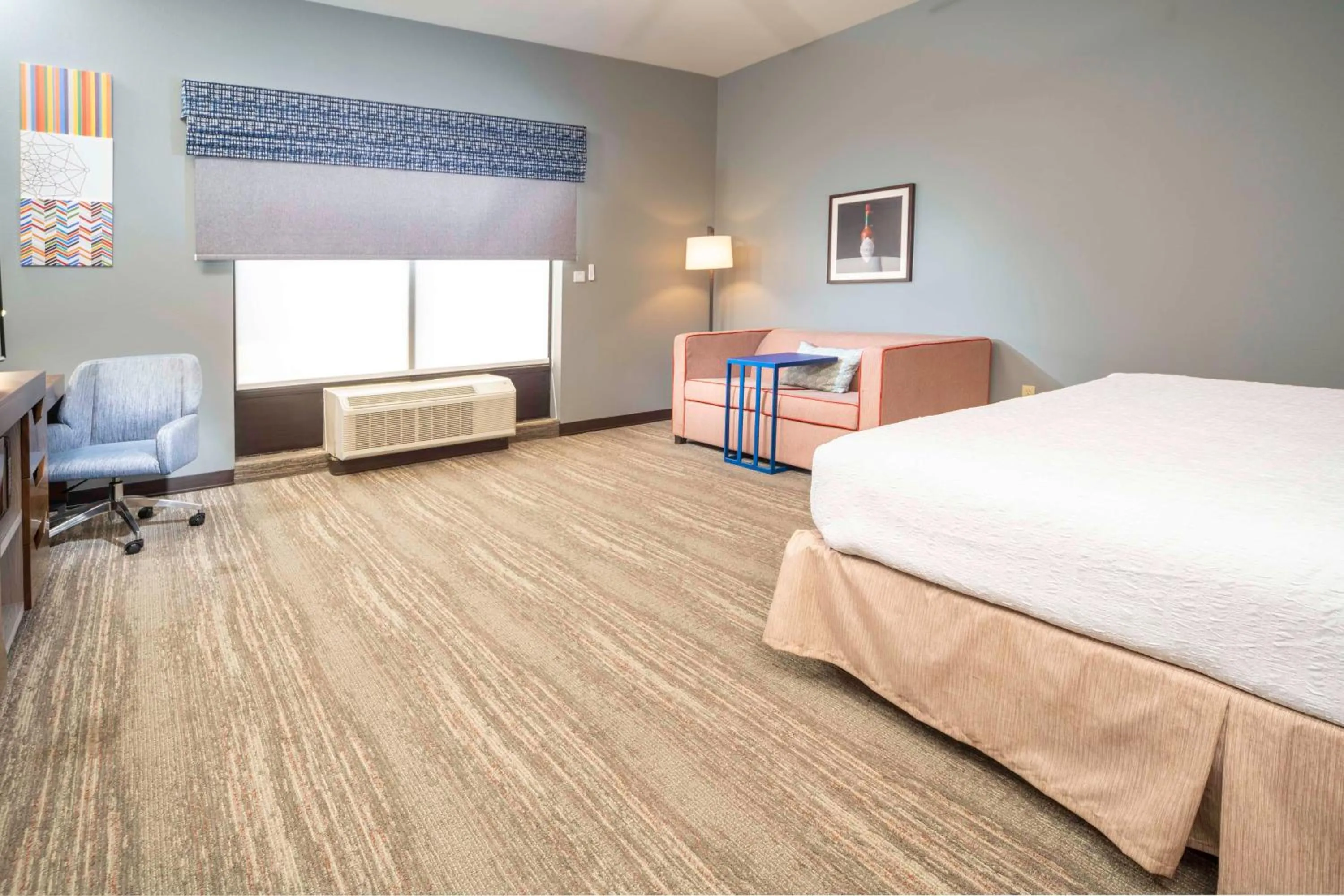 Living room, Bed in Hampton Inn and Suites New Iberia
