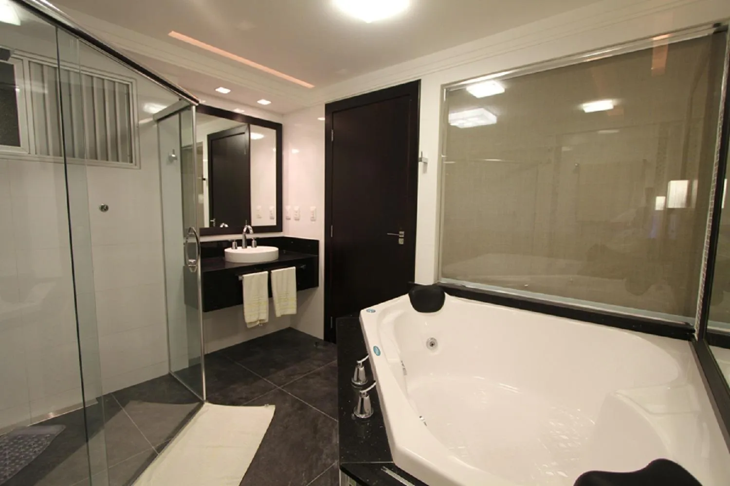 Hot Tub in Sandri Palace Hotel