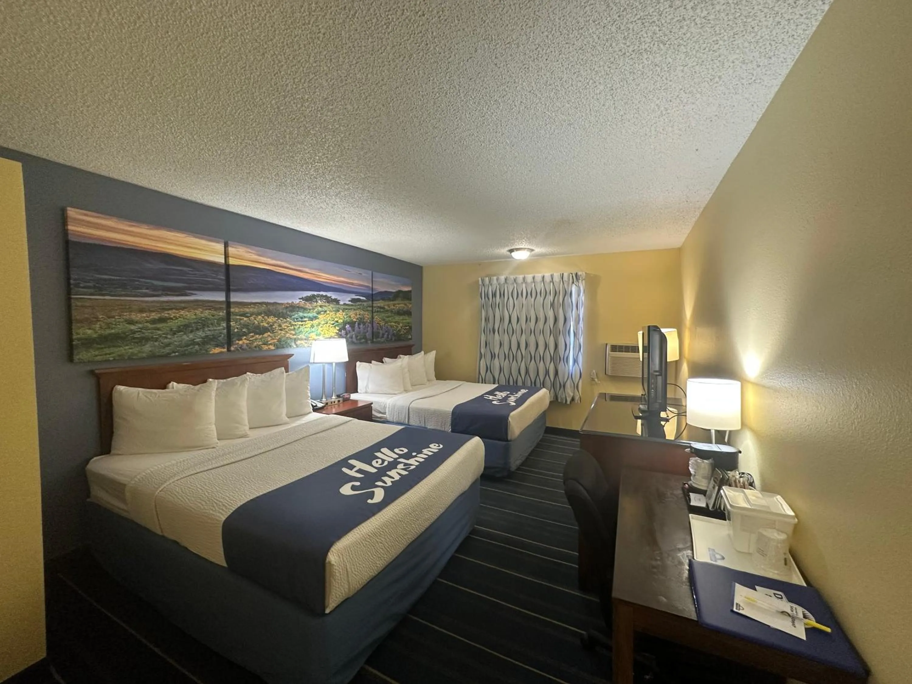 Bed in Days Inn & Suites by Wyndham Gunnison